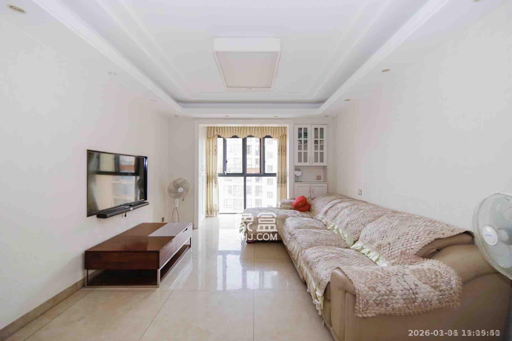 蓝光幸福满庭  2室2厅1卫    2200.0元/月