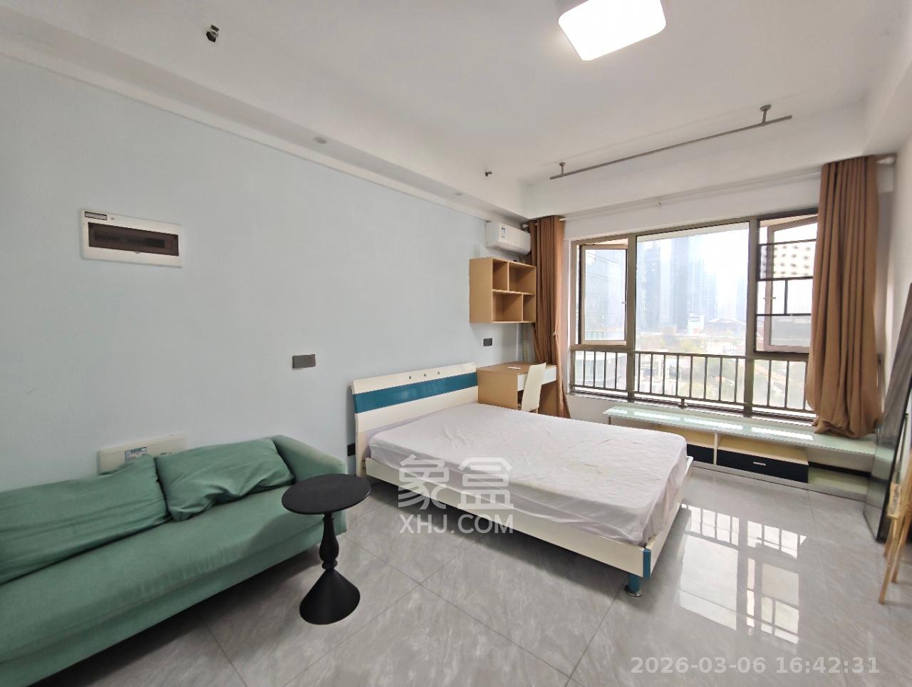 梅溪湖金茂湾一期  1室1厅1卫    1500.0元/月