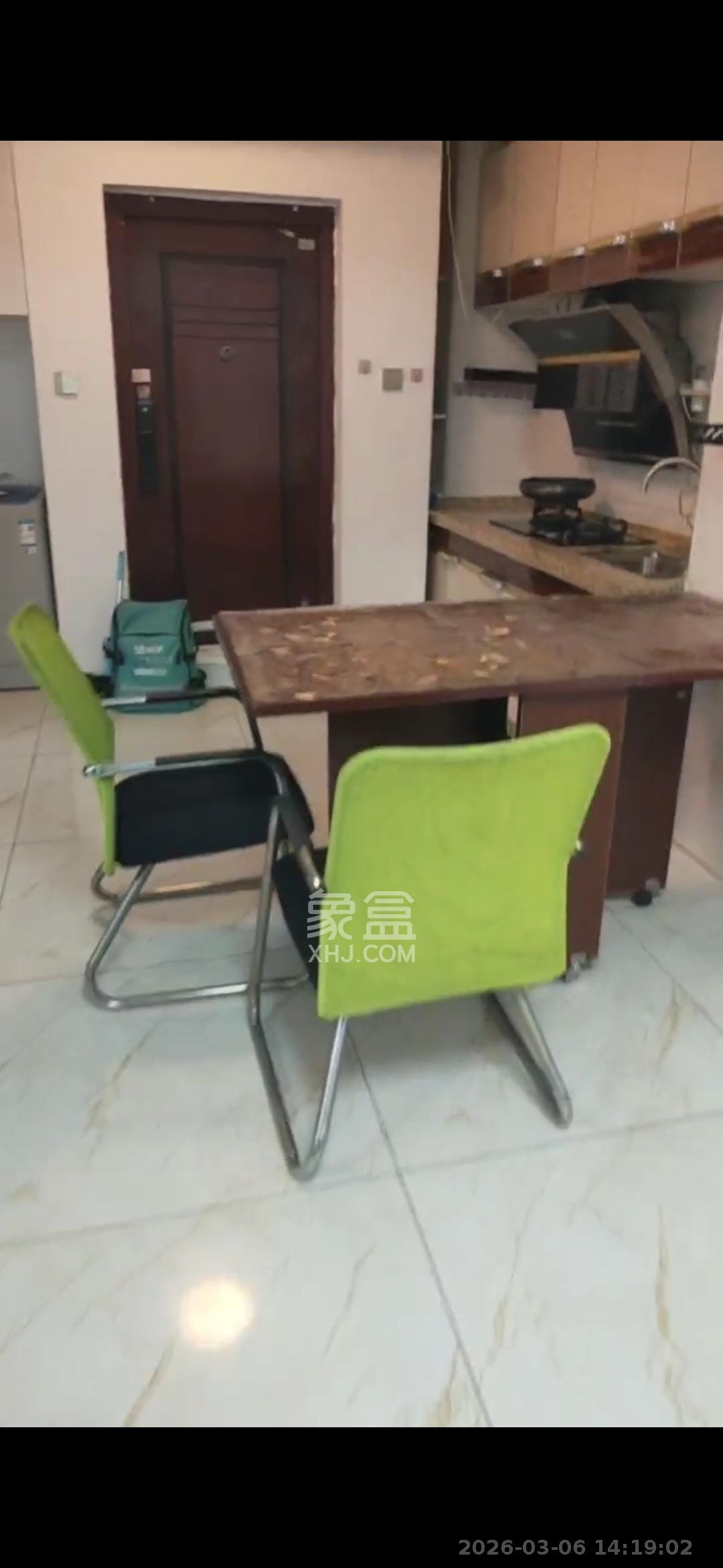 南庭城果   80.0㎡      1700.0元/月室内图