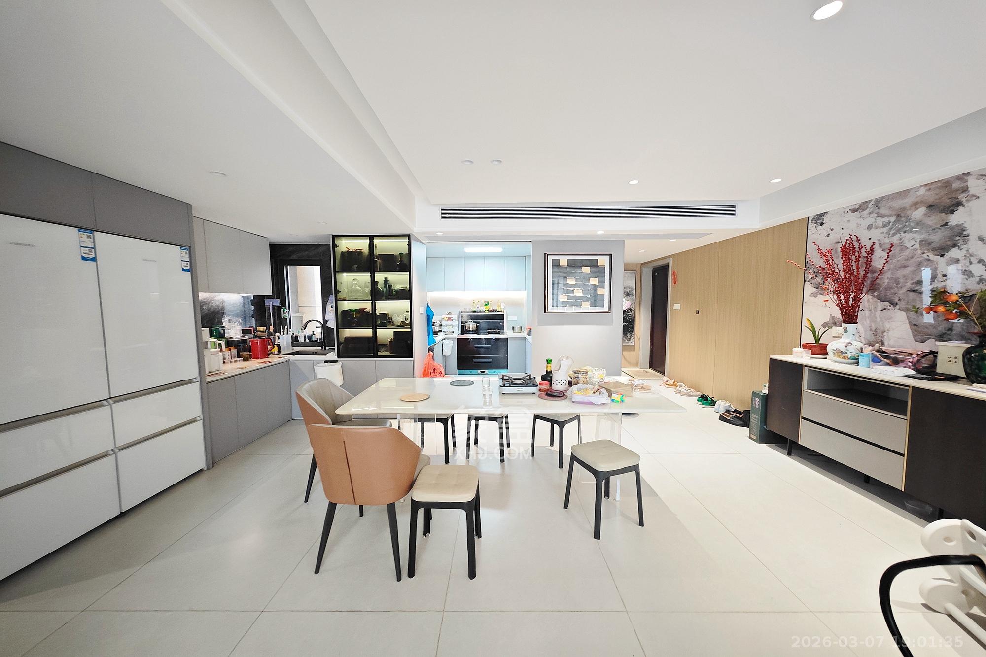 国欣向荣府  6室2厅4卫    326.0万