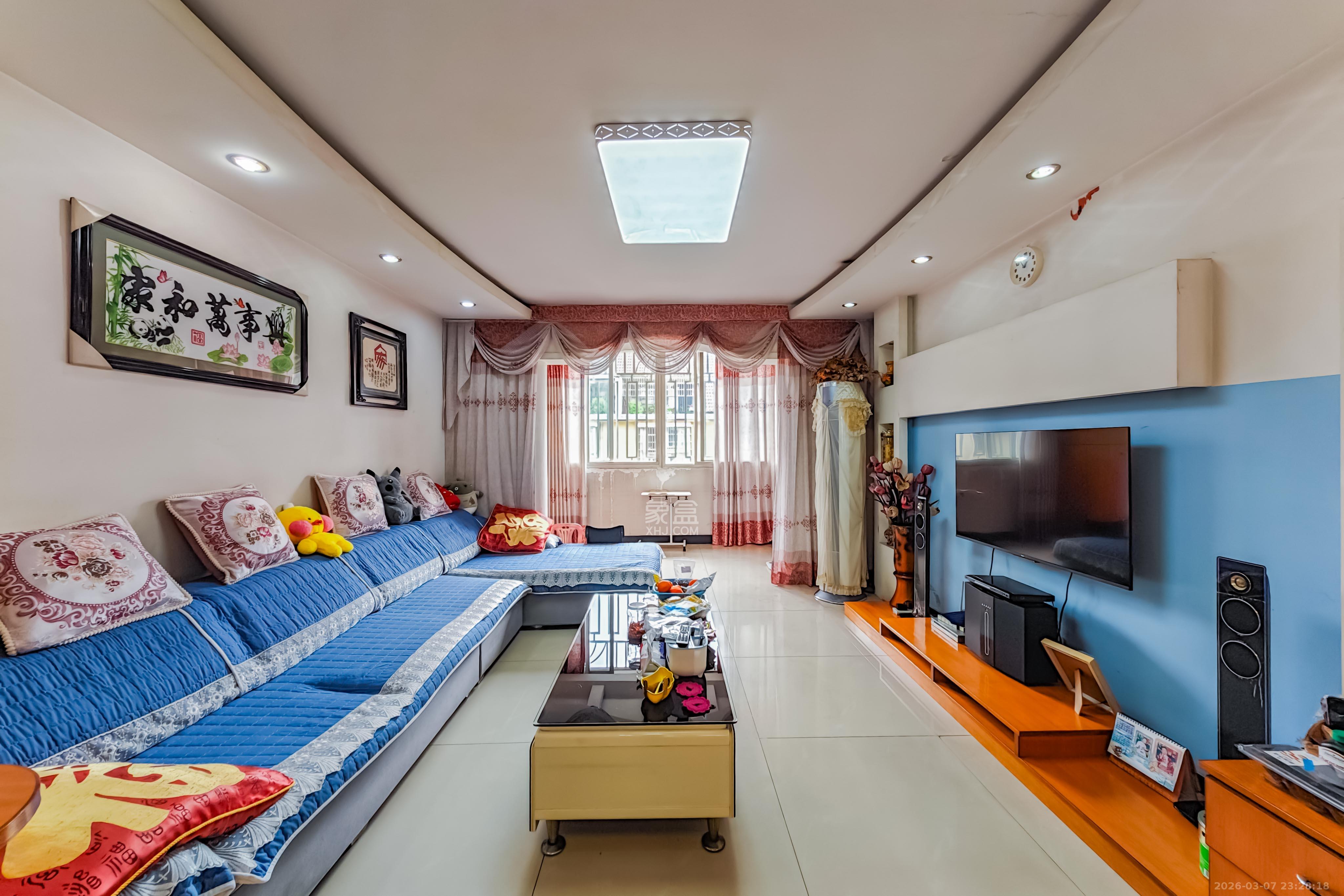 新星小区  5室2厅2卫    78.0万