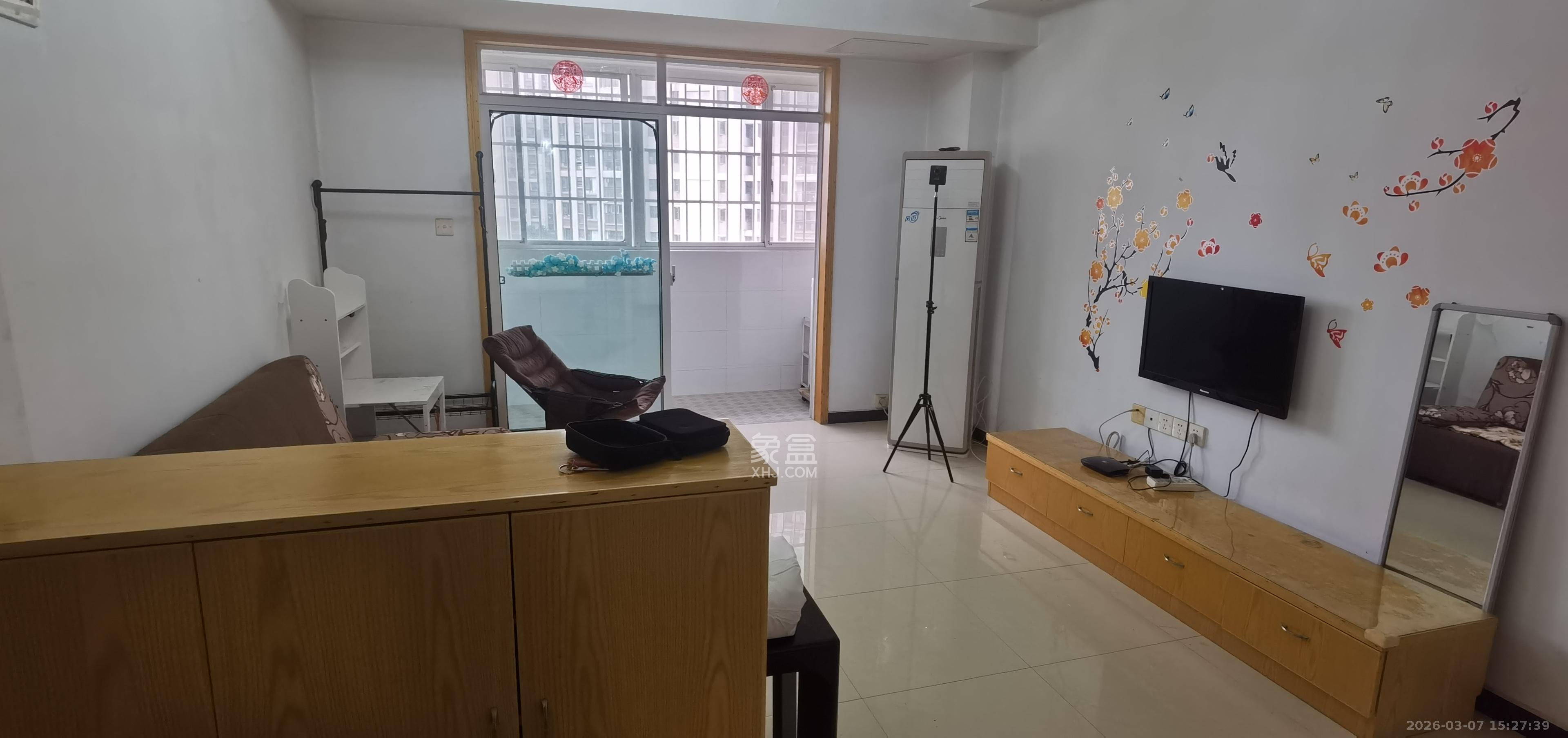 润芳园  3室2厅1卫    2200.0元/月