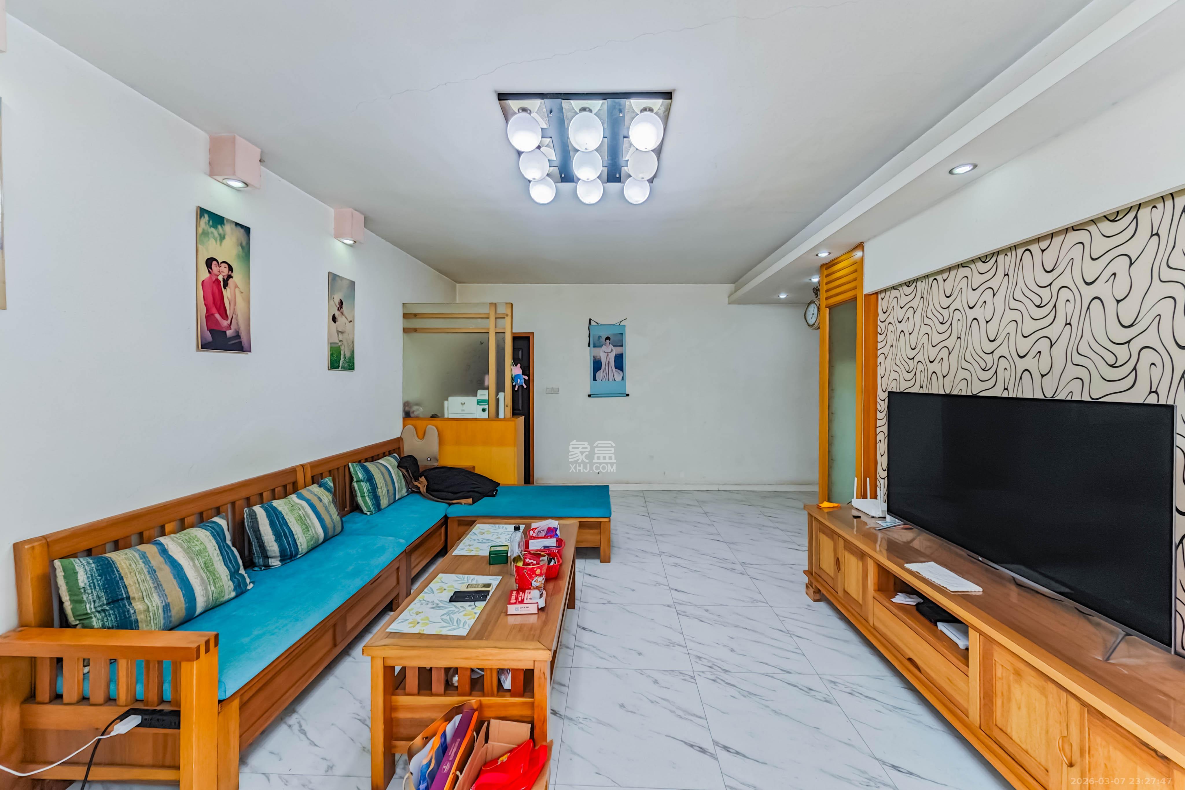 新星小区  3室2厅1卫    62.0万