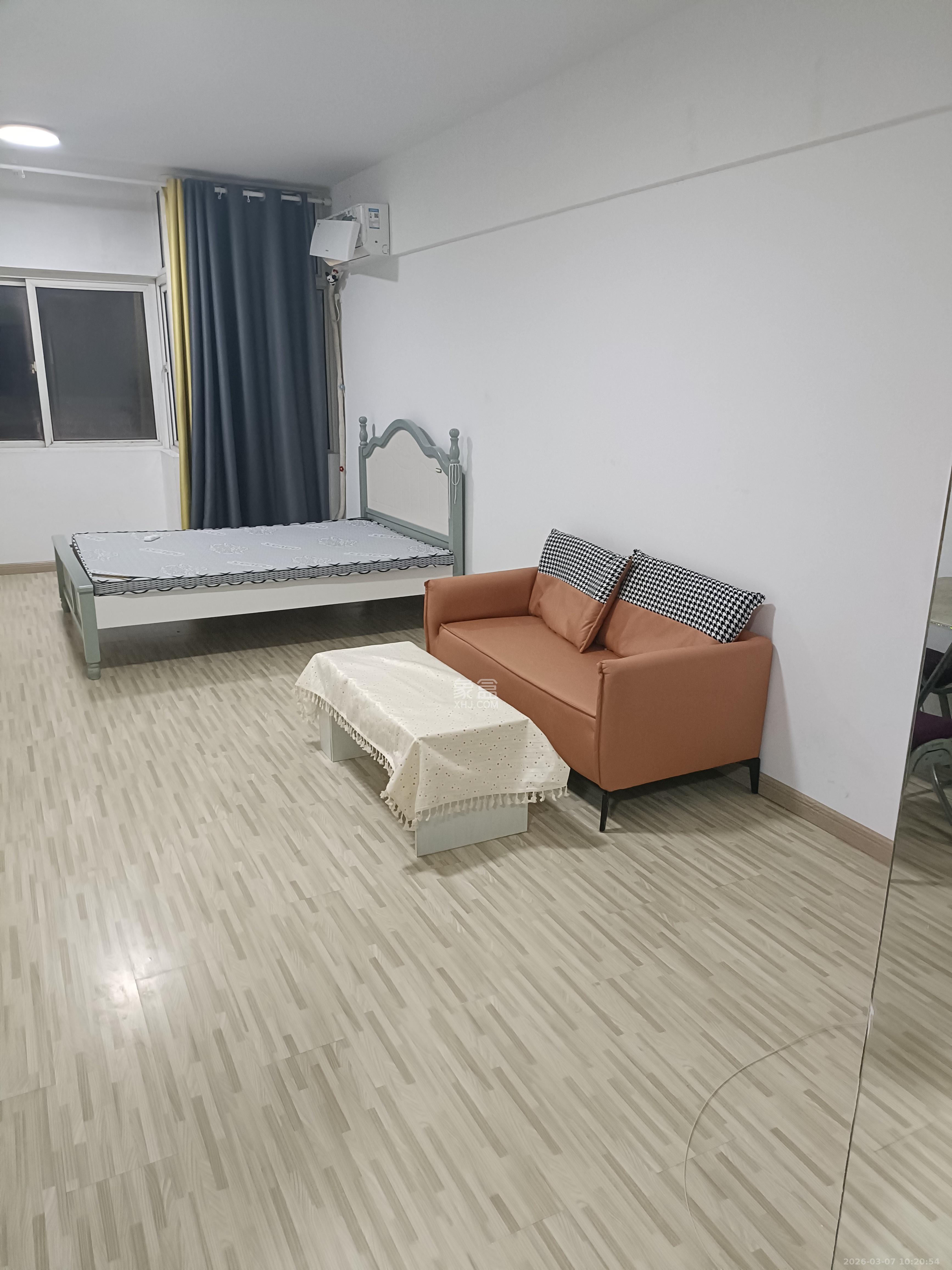 东方公寓  1室1厅1卫    1500.0元/月