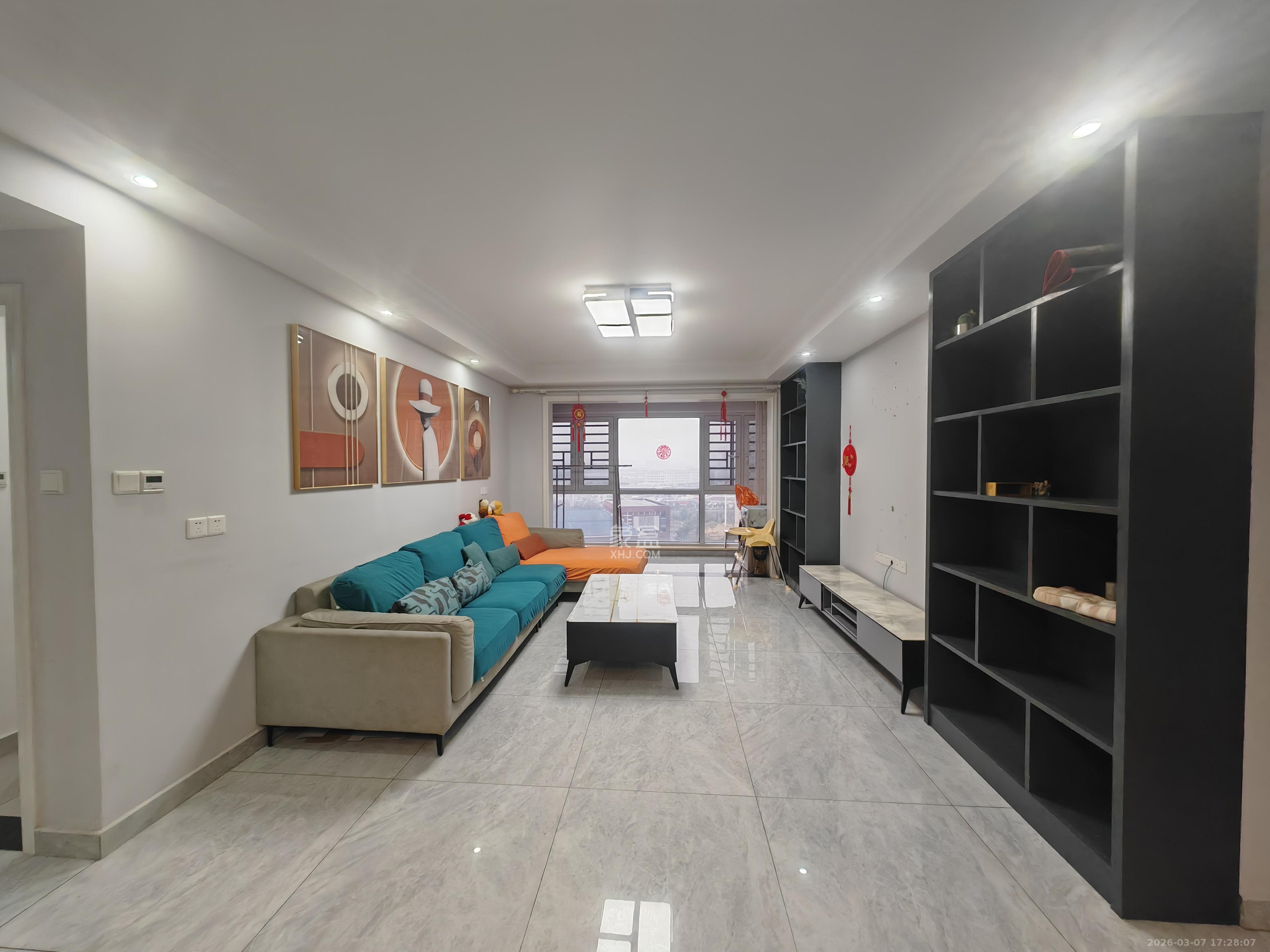 中建嘉和城  3室2厅2卫    2600.0元/月