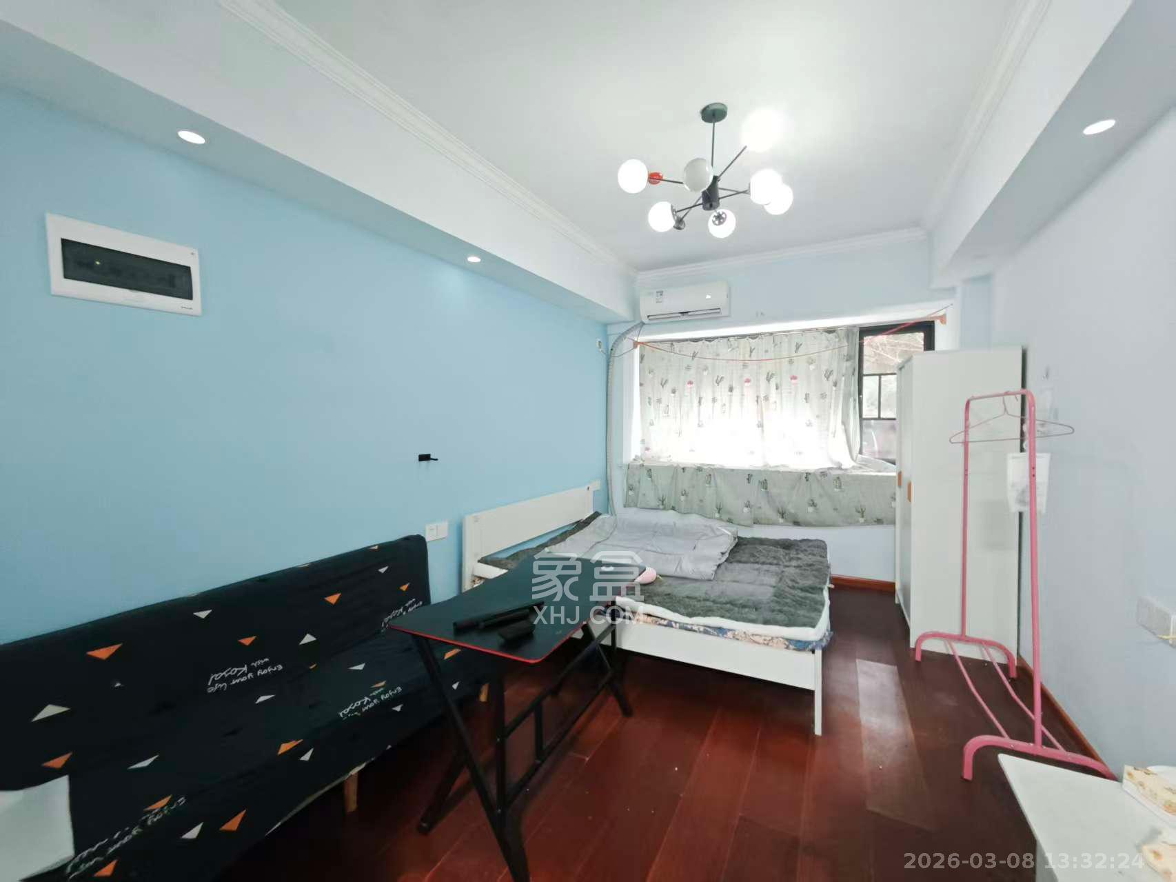 龙湖湘江星座（祺鑫星座公寓）  1室0厅1卫    1180.0元/月