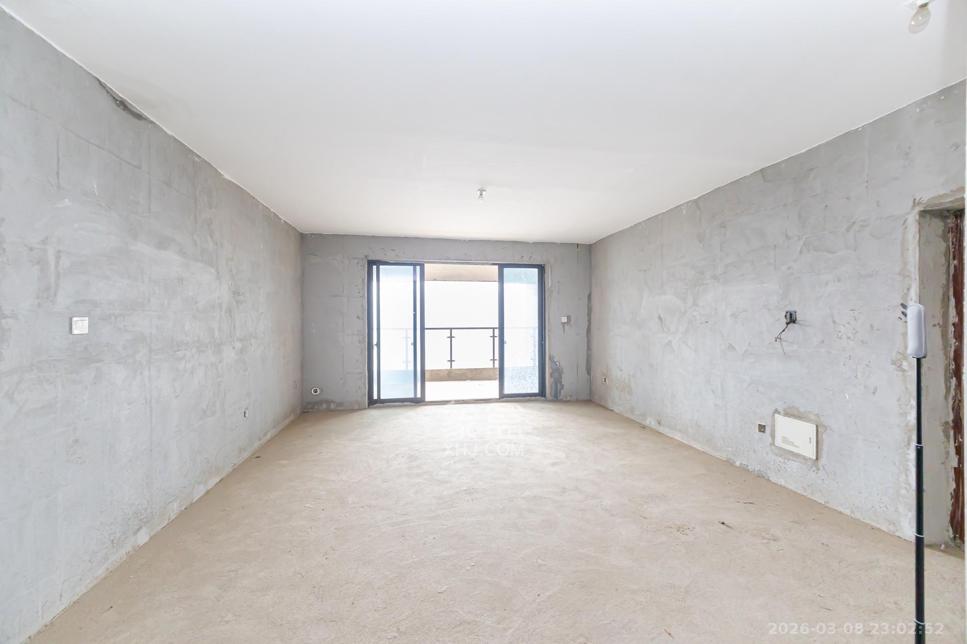 润和又一城  5室2厅2卫    162.0万