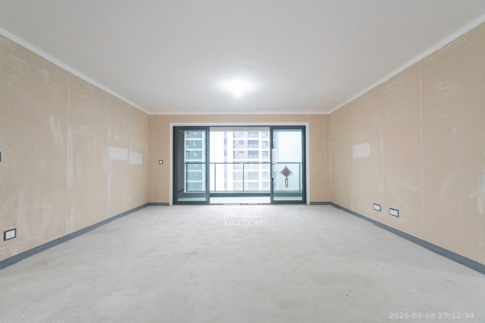 三一云谷二期  4室2厅3卫    168.0万