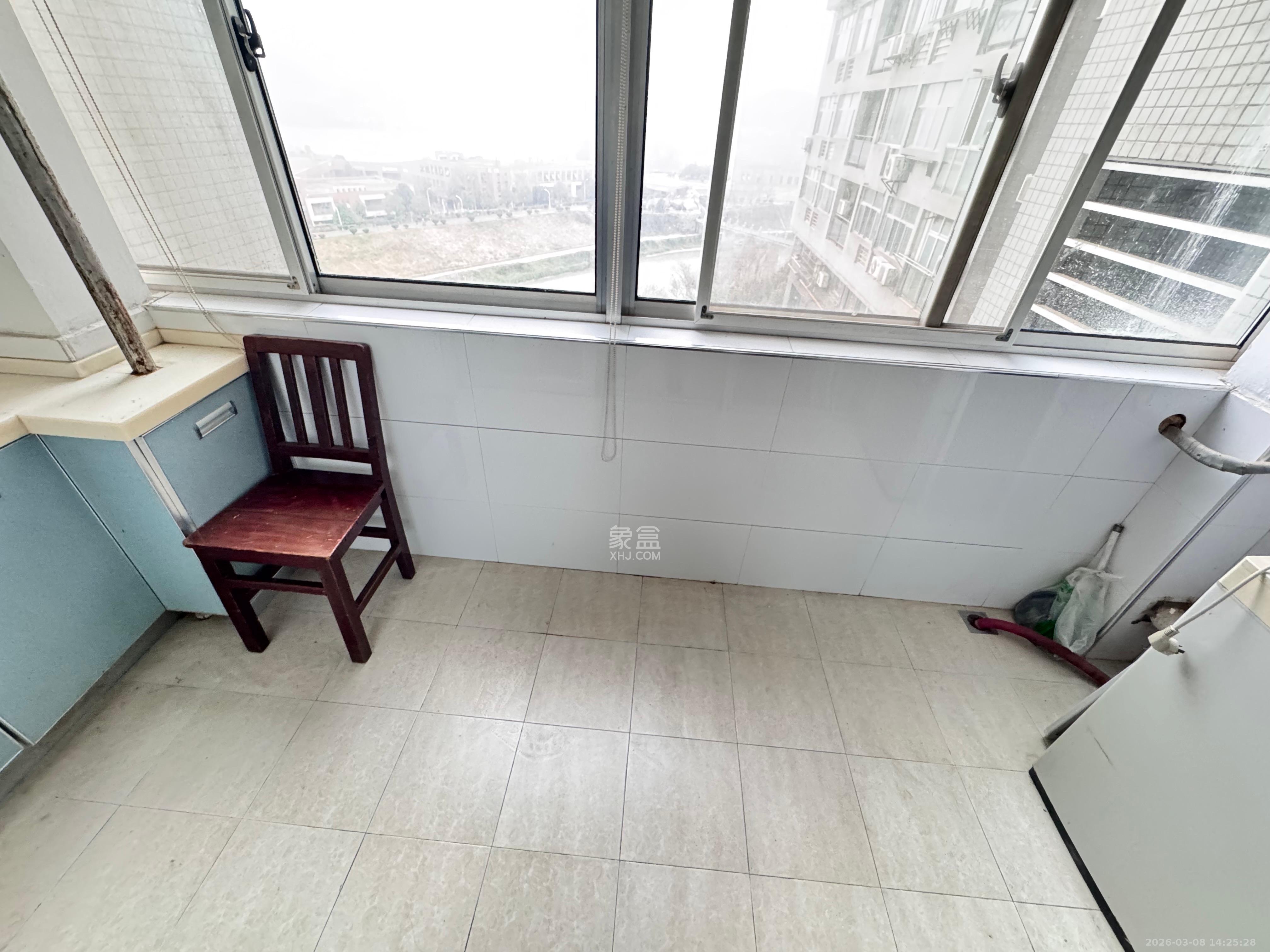 观湖公寓 1室1厅1卫 1600.0元/月 观湖公寓 1室1厅1卫 1600.0元/月室内图