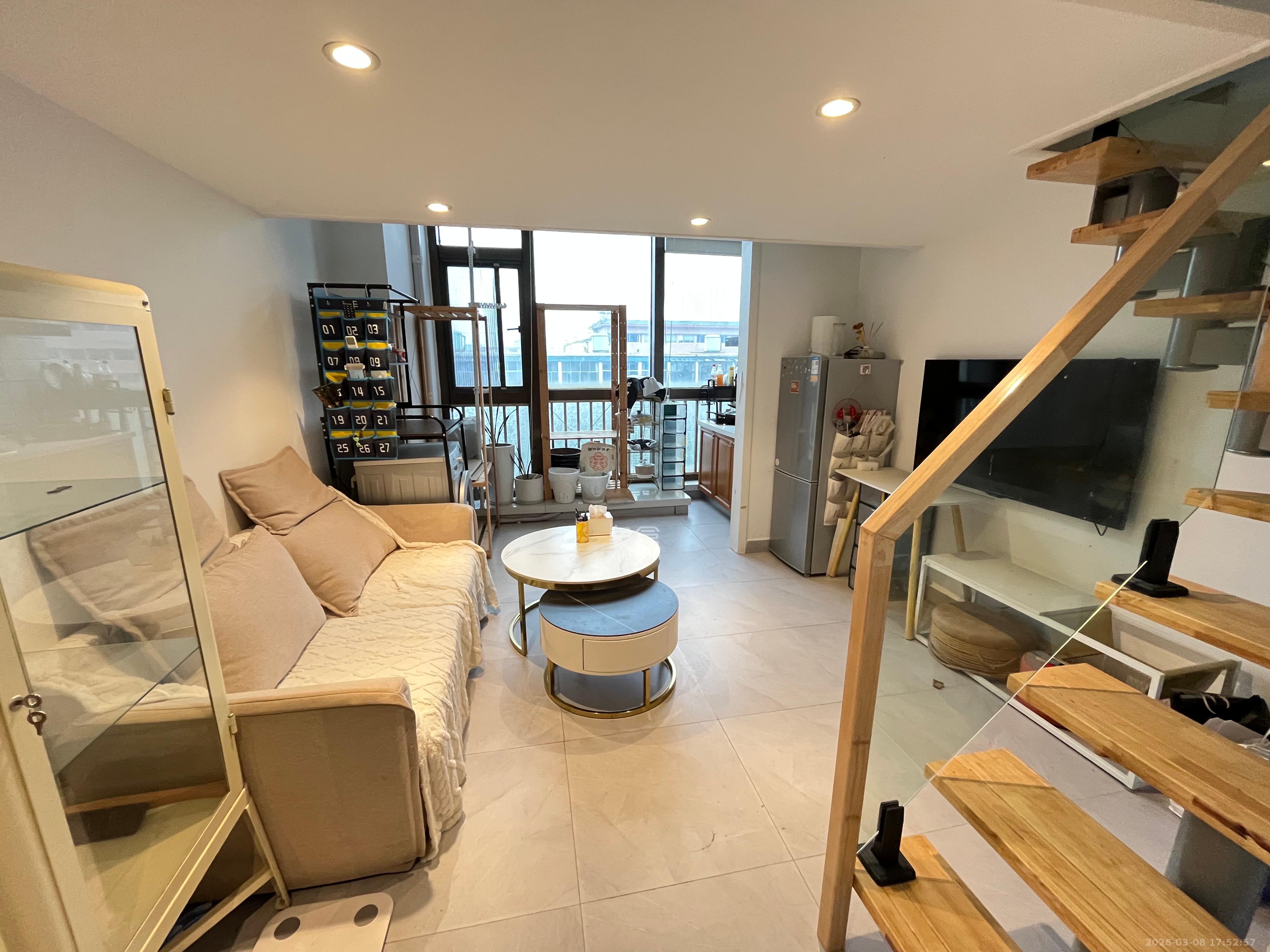 铂宫  1室1厅1卫    1900.0元/月