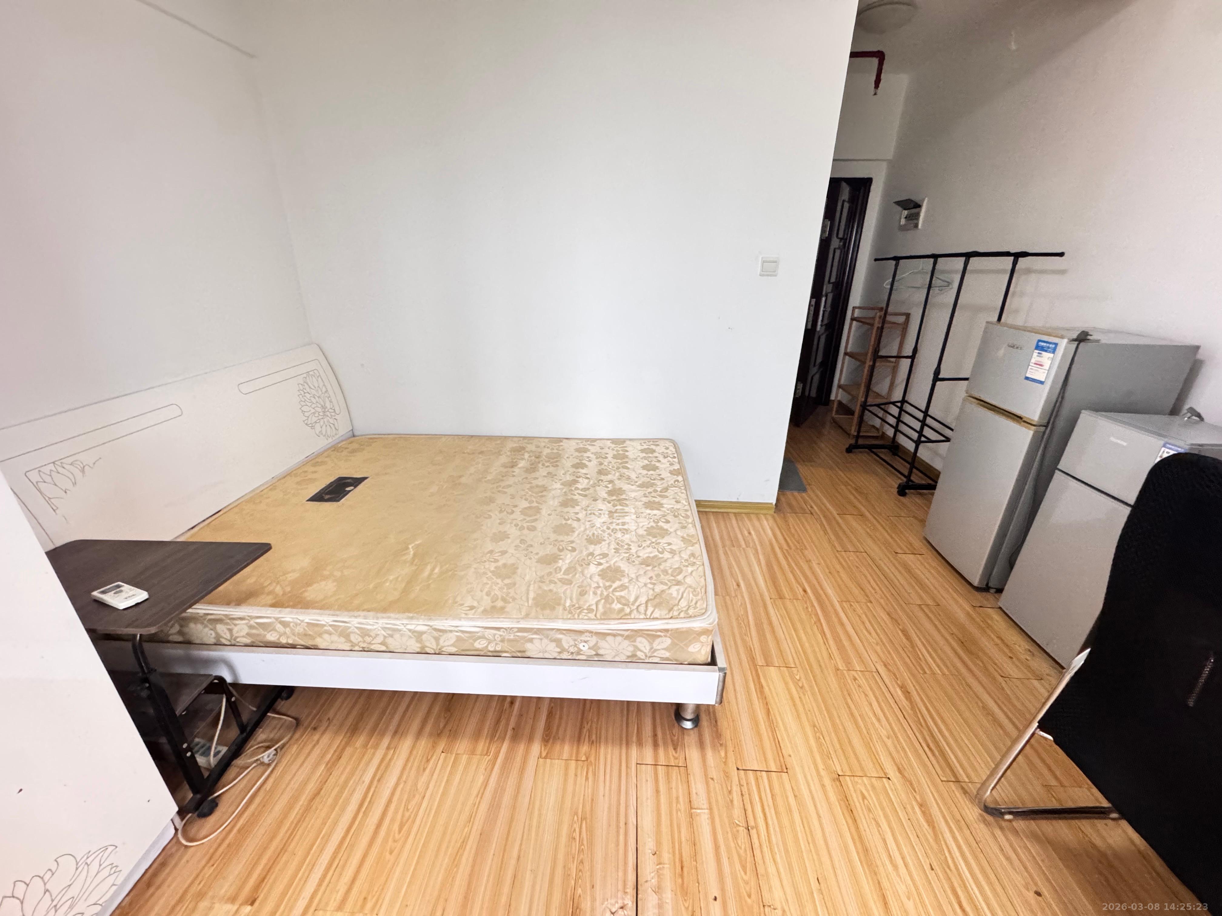 观湖公寓 1室1厅1卫 1600.0元/月 观湖公寓 1室1厅1卫 1600.0元/月室内图