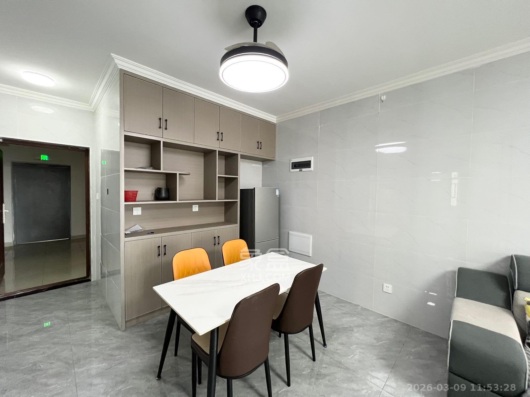 东合新苑  2室2厅1卫    2000.0元/月