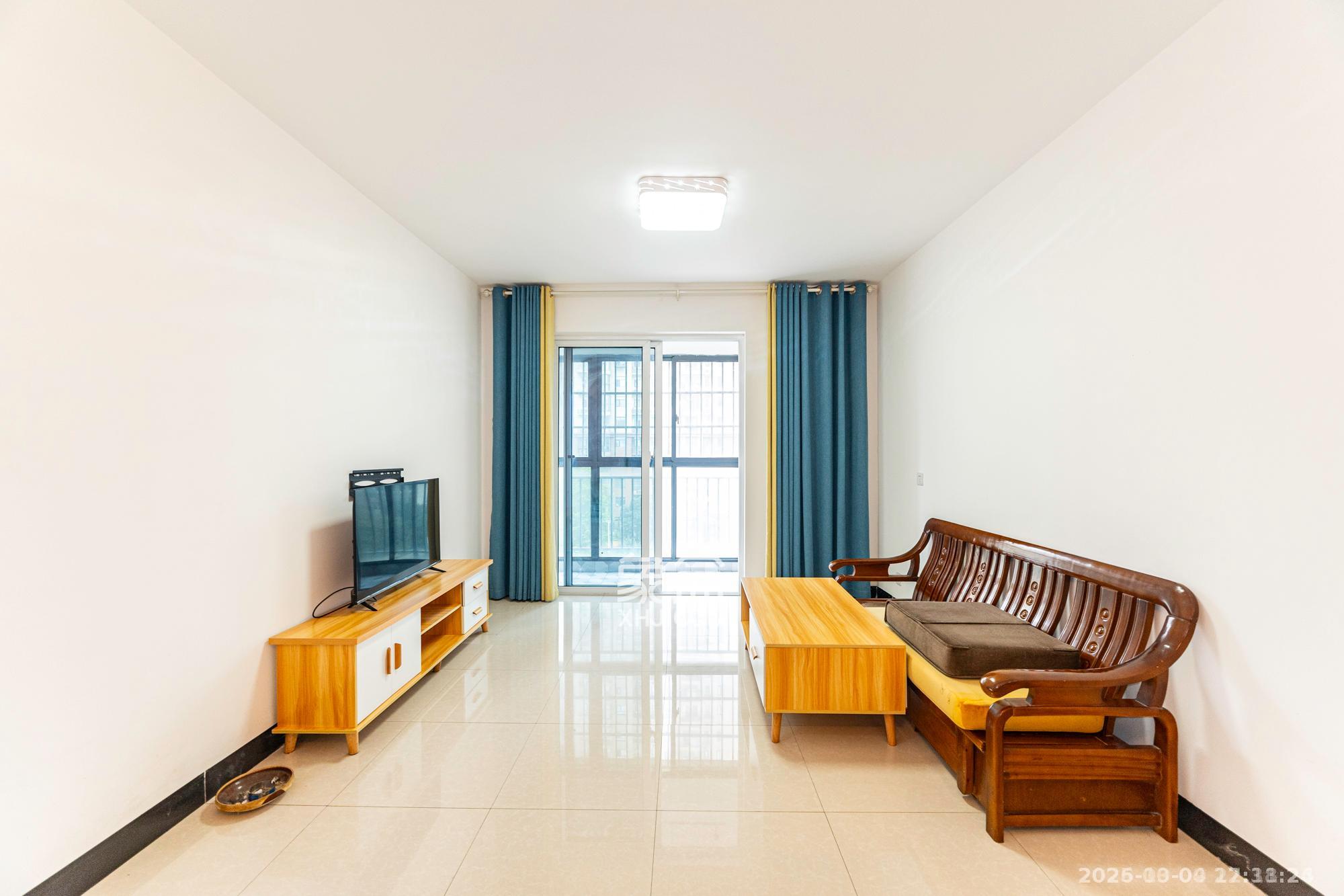 和悦城(蟠龙景苑)  3室2厅2卫    1700.0元/月