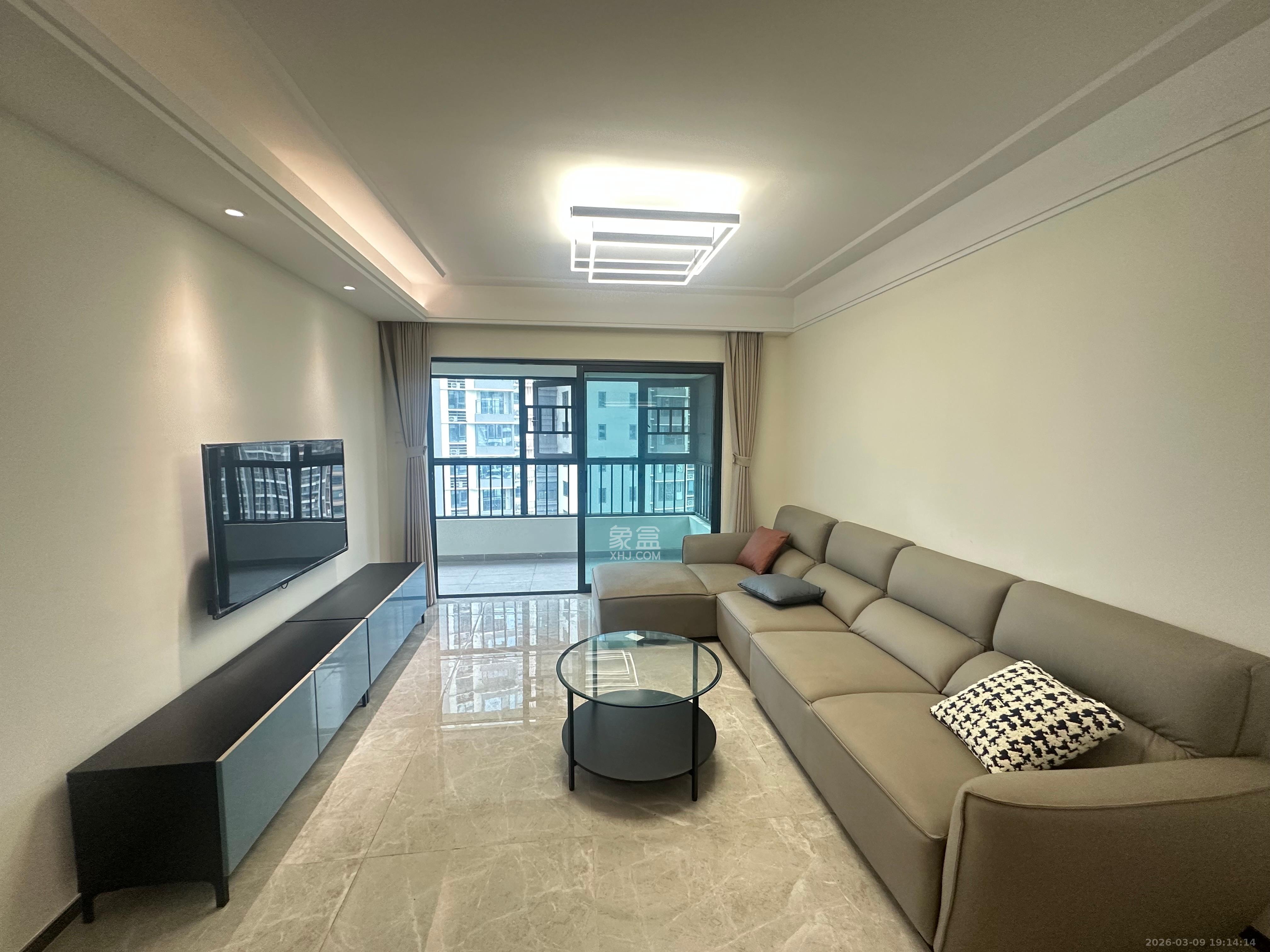 滨江府1913  4室2厅1卫    4200.0元/月