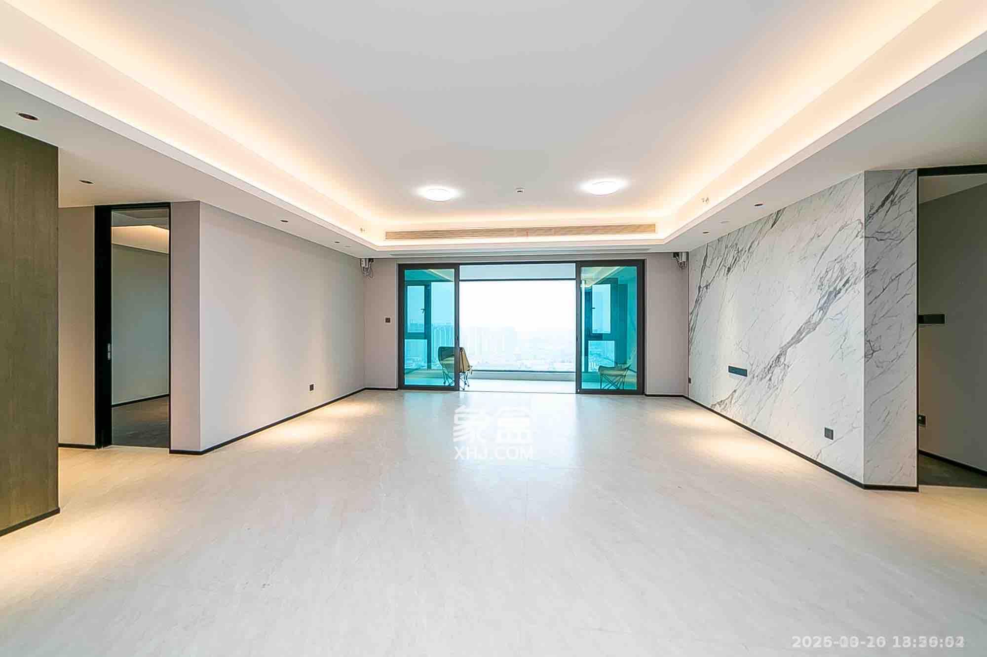 中海阅湘台  4室2厅2卫    10800.0元/月