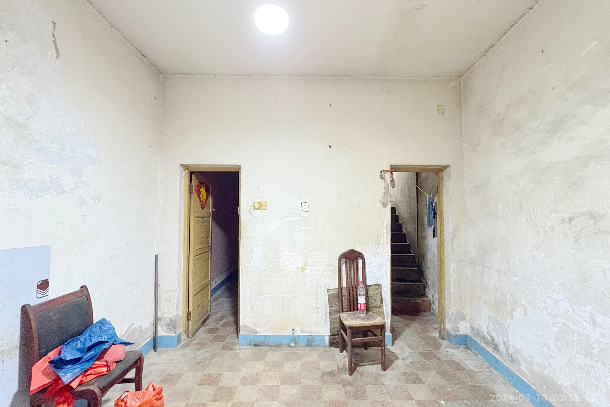 上碧湘街散盘  5室1厅1卫    70.0万