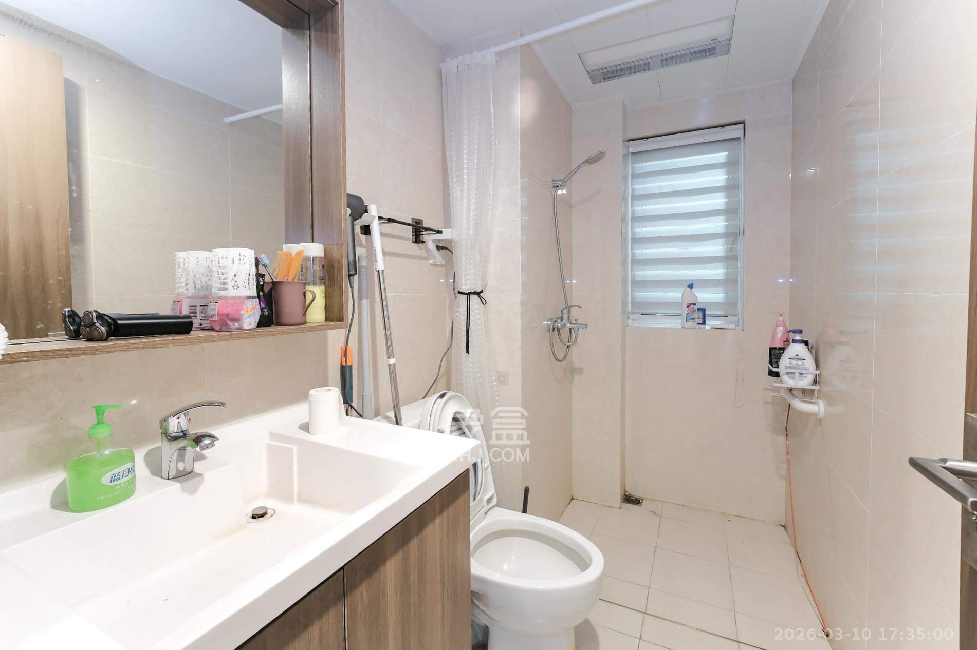 保利香槟国际E区 3室2厅2卫 82.0万 保利香槟国际E区 3室2厅2卫 82.0万卫生间