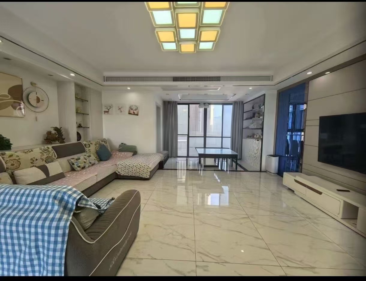 玉恒龙岸小区  3室2厅2卫    76.0万