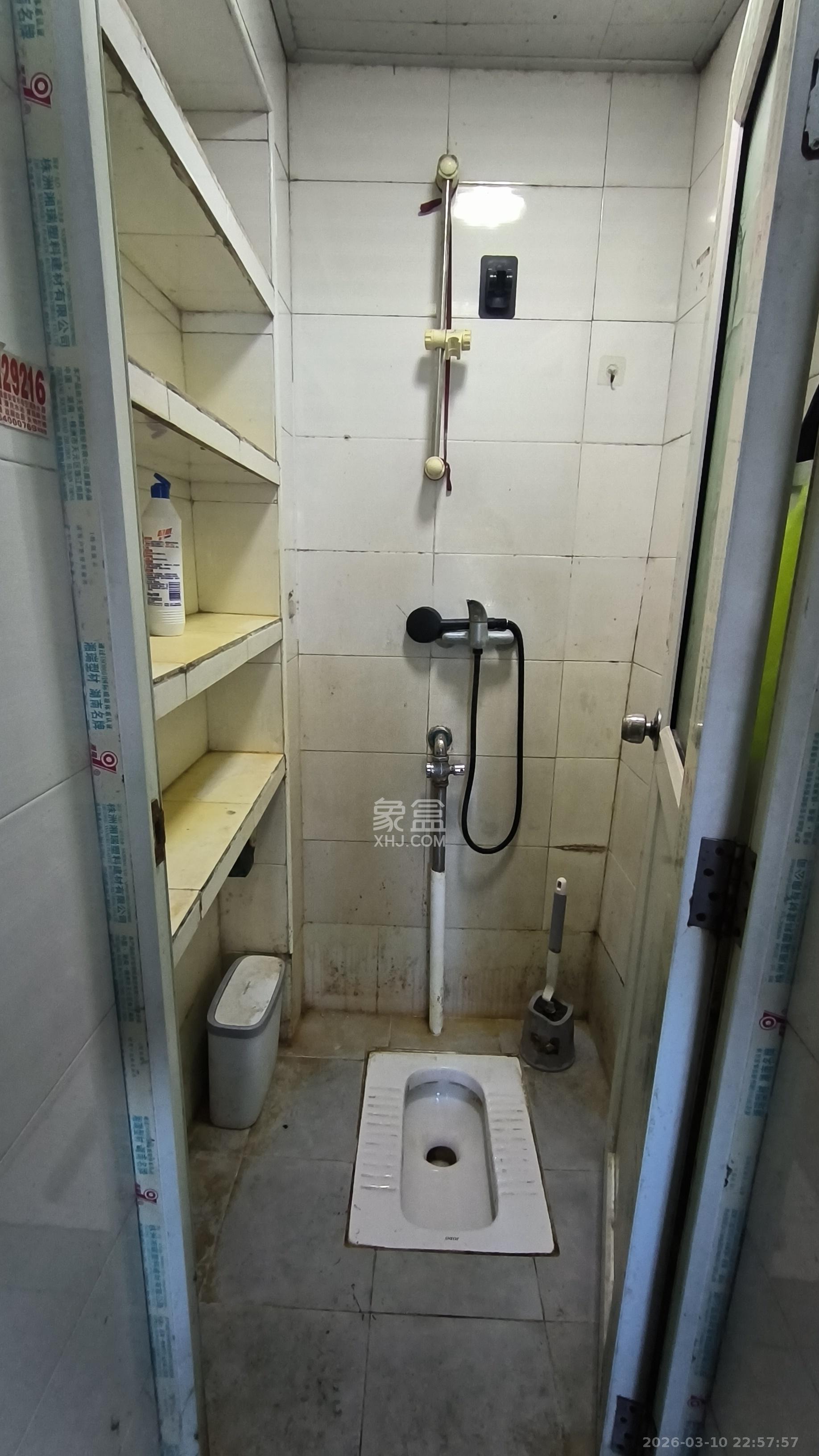 五一东村  2室1厅1卫   1300.00元/月室内图
