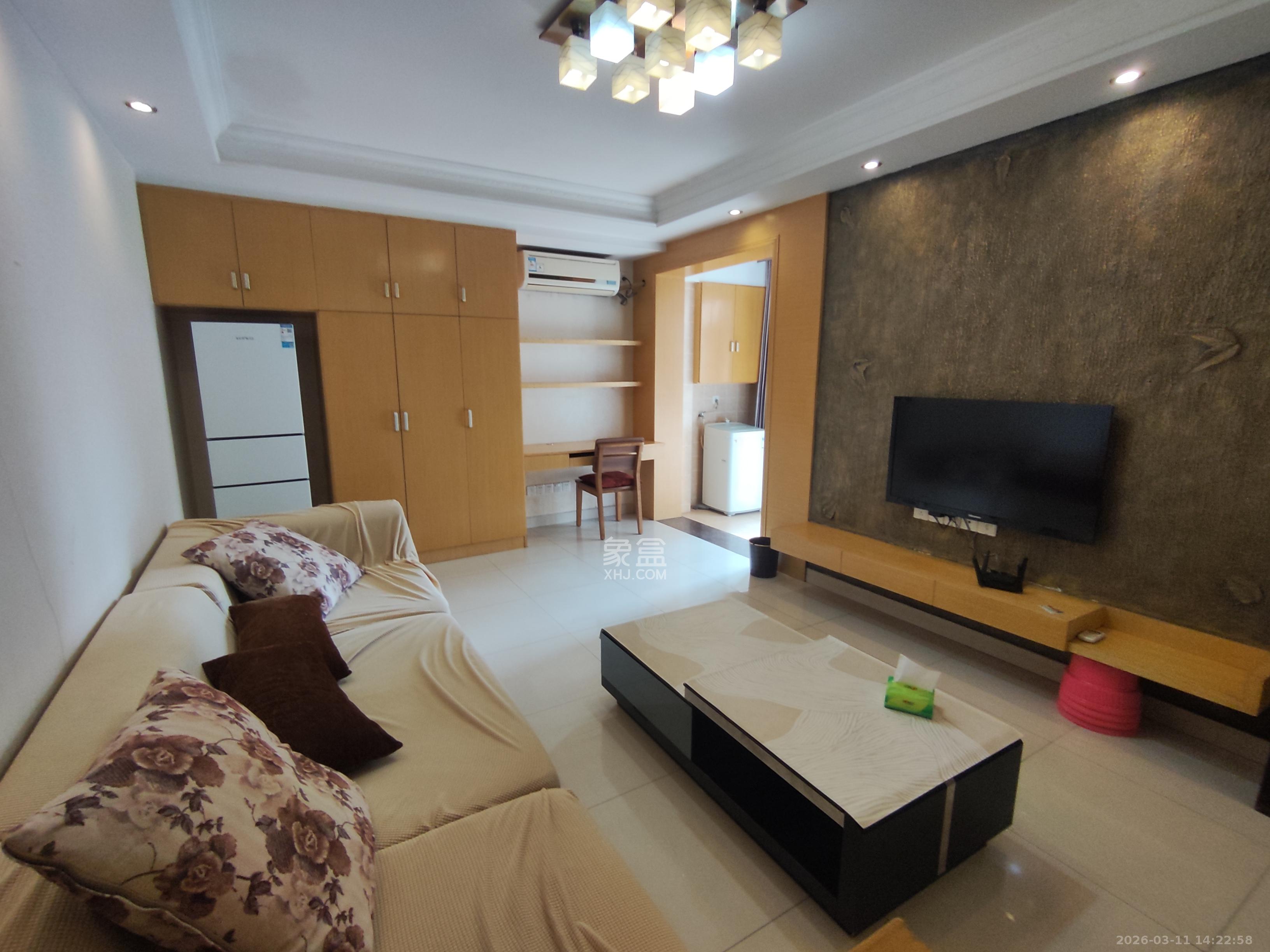 童话里  1室1厅1卫    1700.0元/月