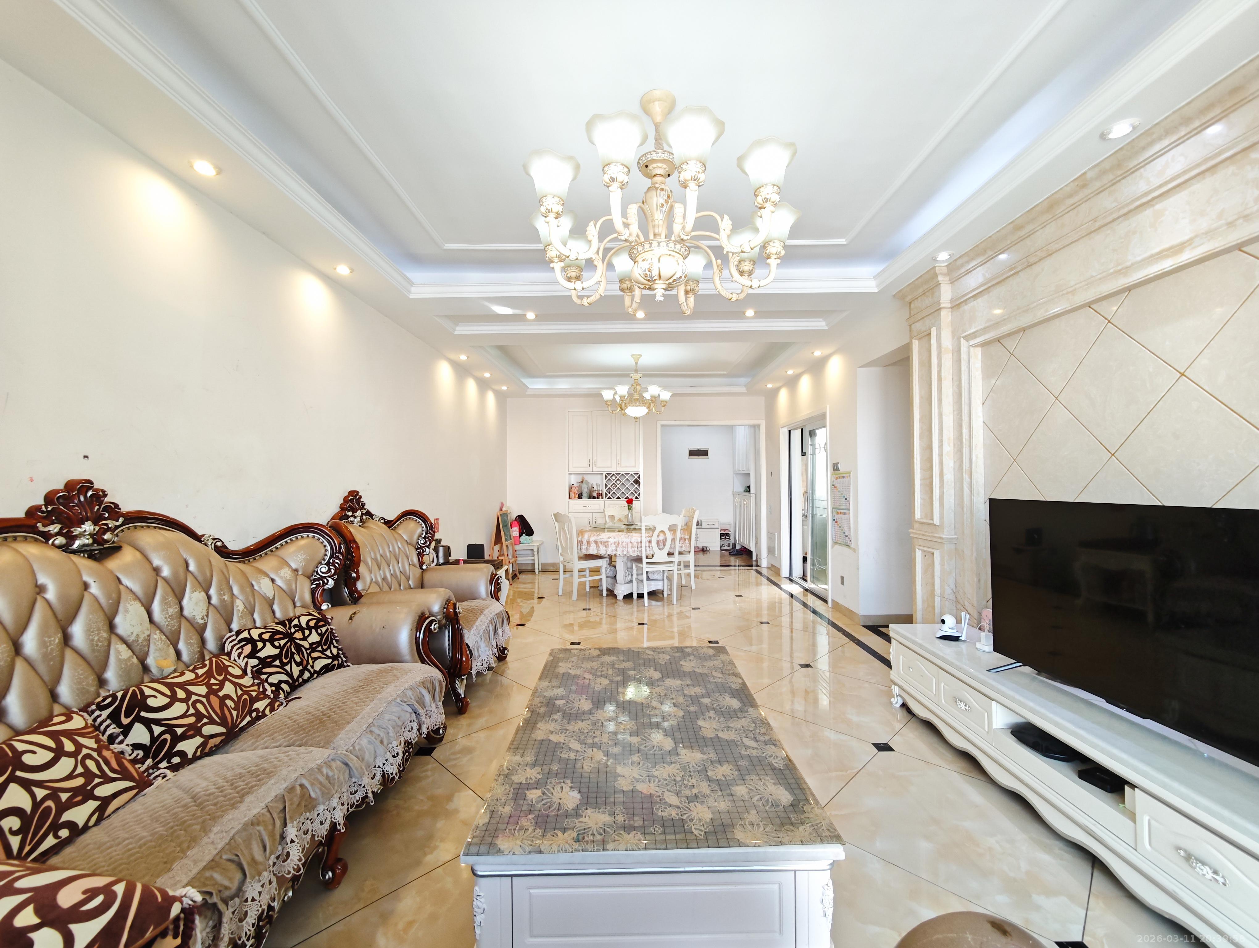 世纪桃花苑  4室2厅2卫    81.8万