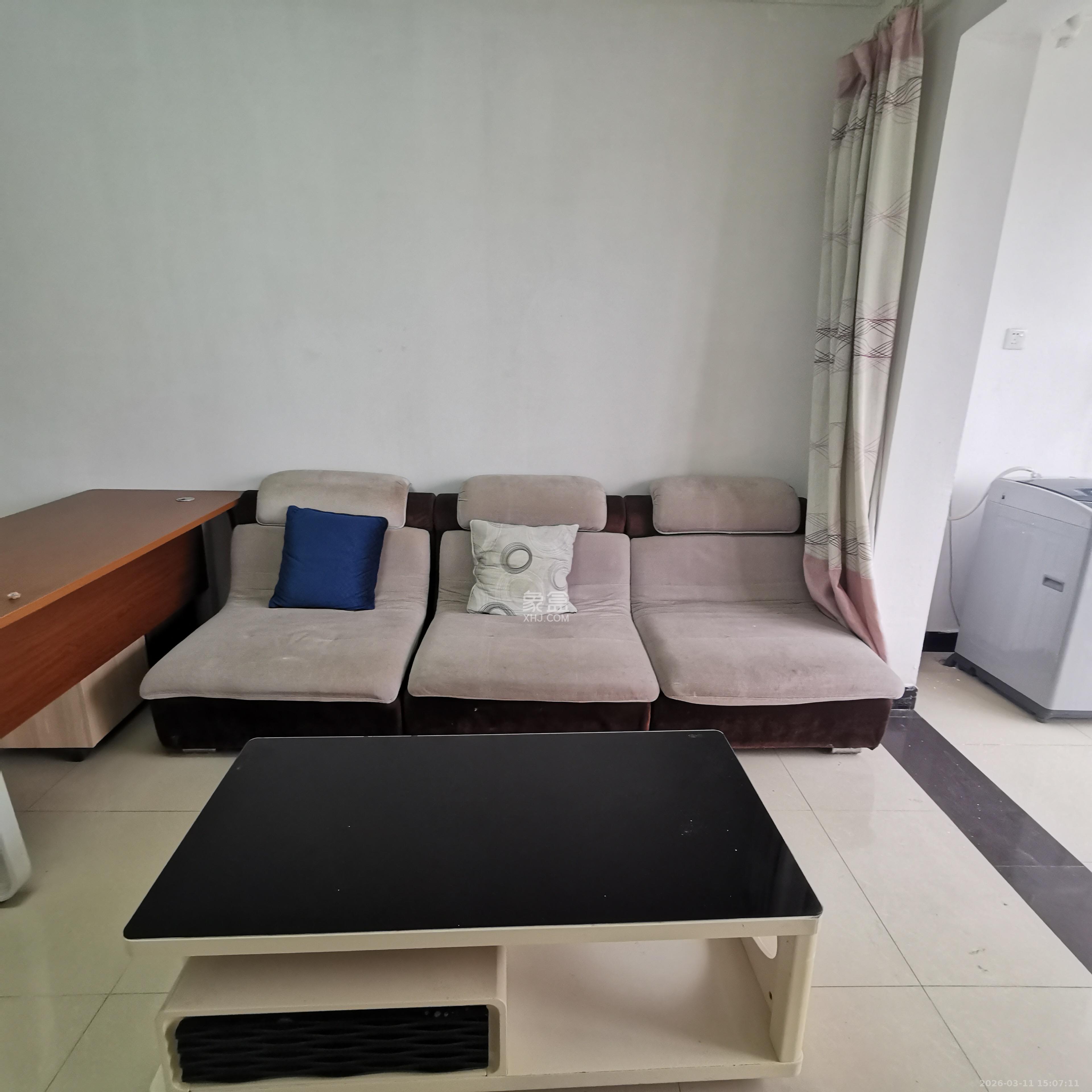 高信向日葵  3室2厅2卫    2600.0元/月