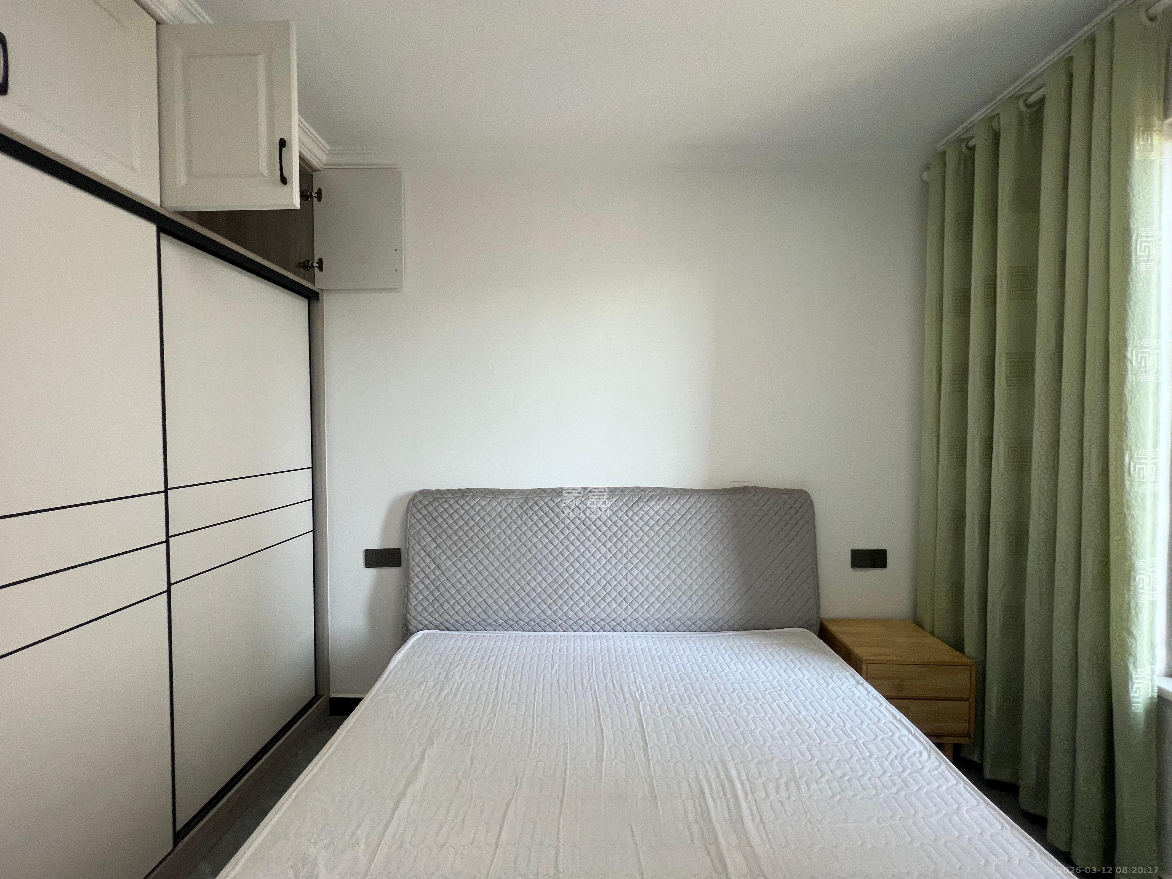 东合新苑  2室2厅1卫    2000.0元/月