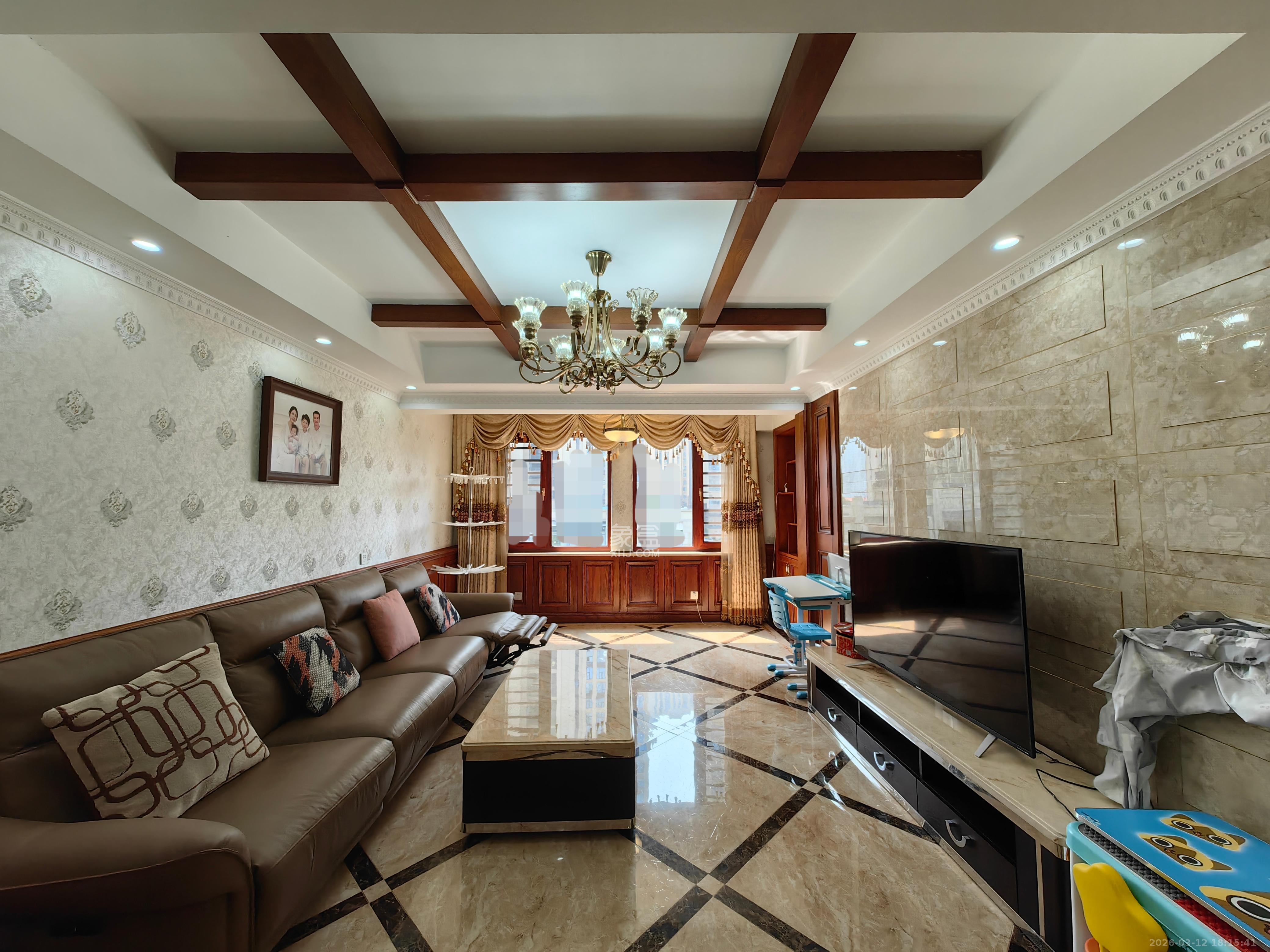 中交中央公园D2区  3室2厅2卫    3500.0元/月