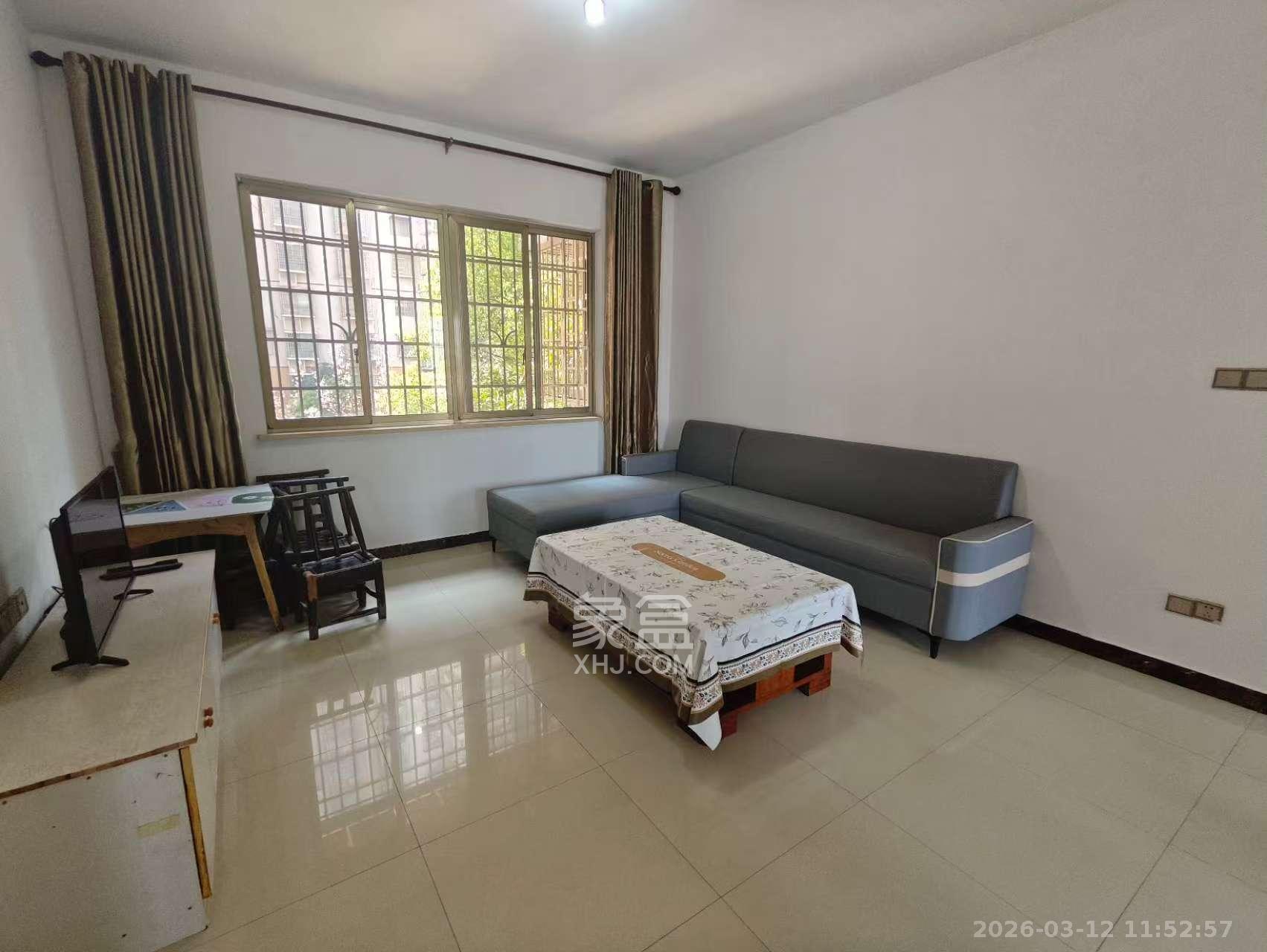 和太坪小区  3室2厅2卫    1600.0元/月