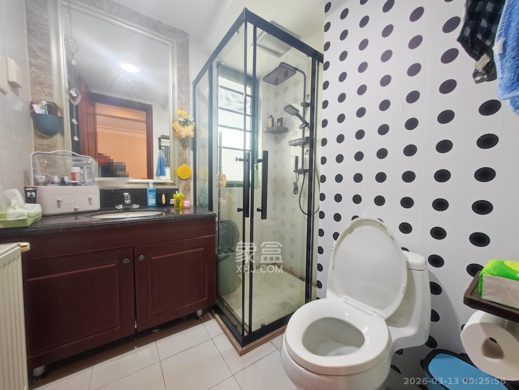 恒大城 2室2厅1卫 66.8万 恒大城 2室2厅1卫 66.8万卫生间