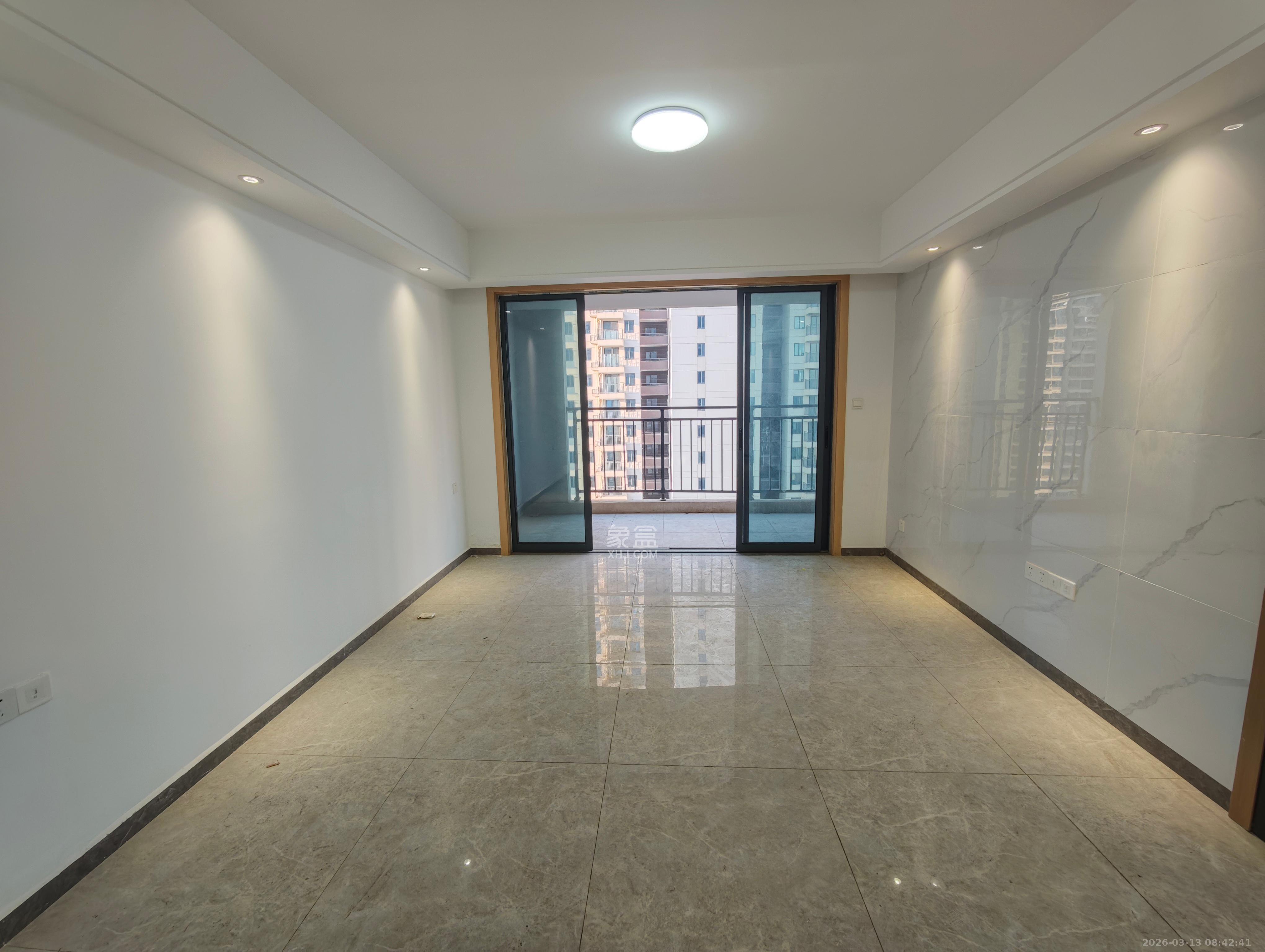 麓谷山湖郡  3室2厅2卫    2200.0元/月