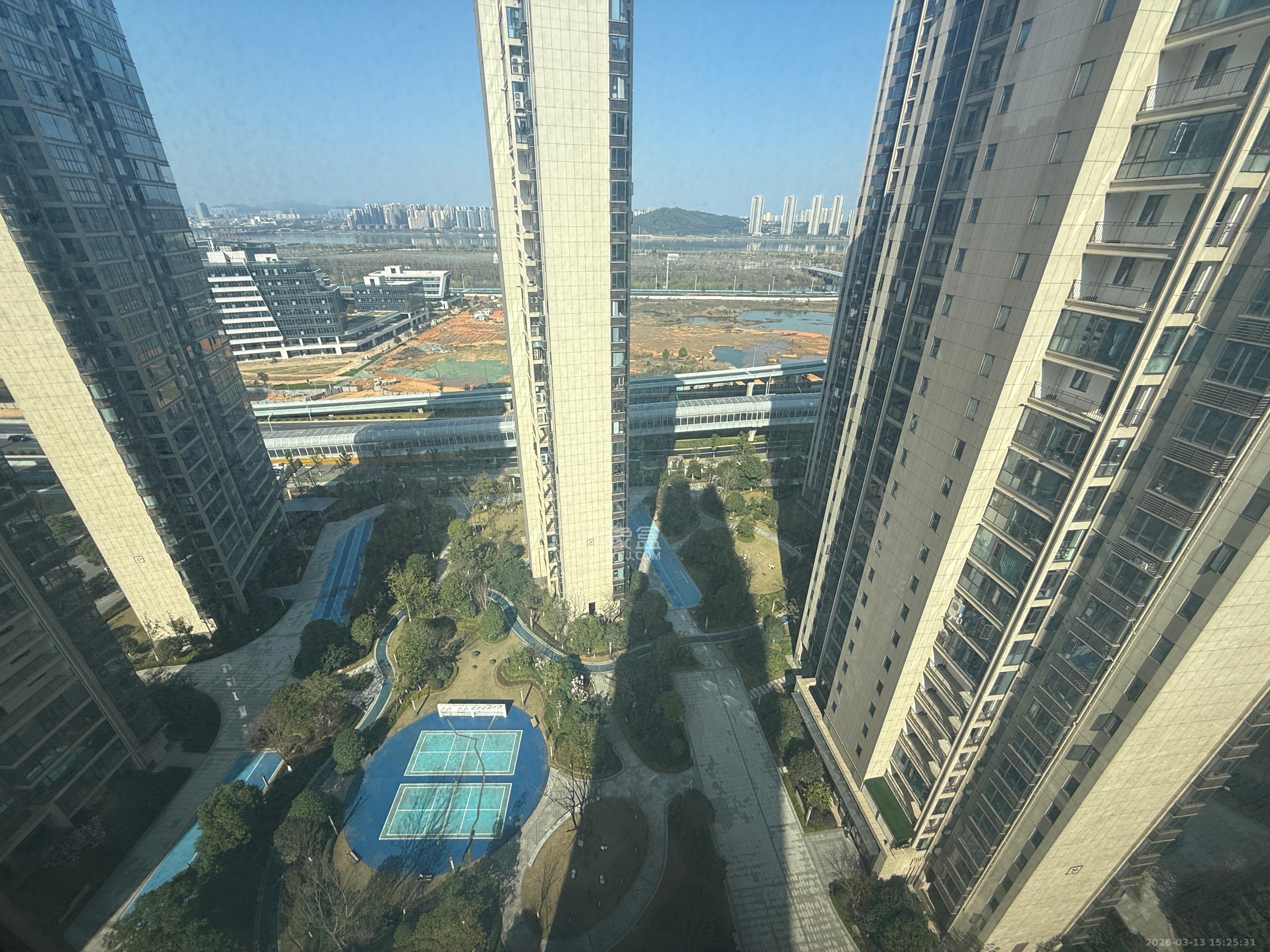 润和湘江天地E区  4室2厅2卫    170.0万