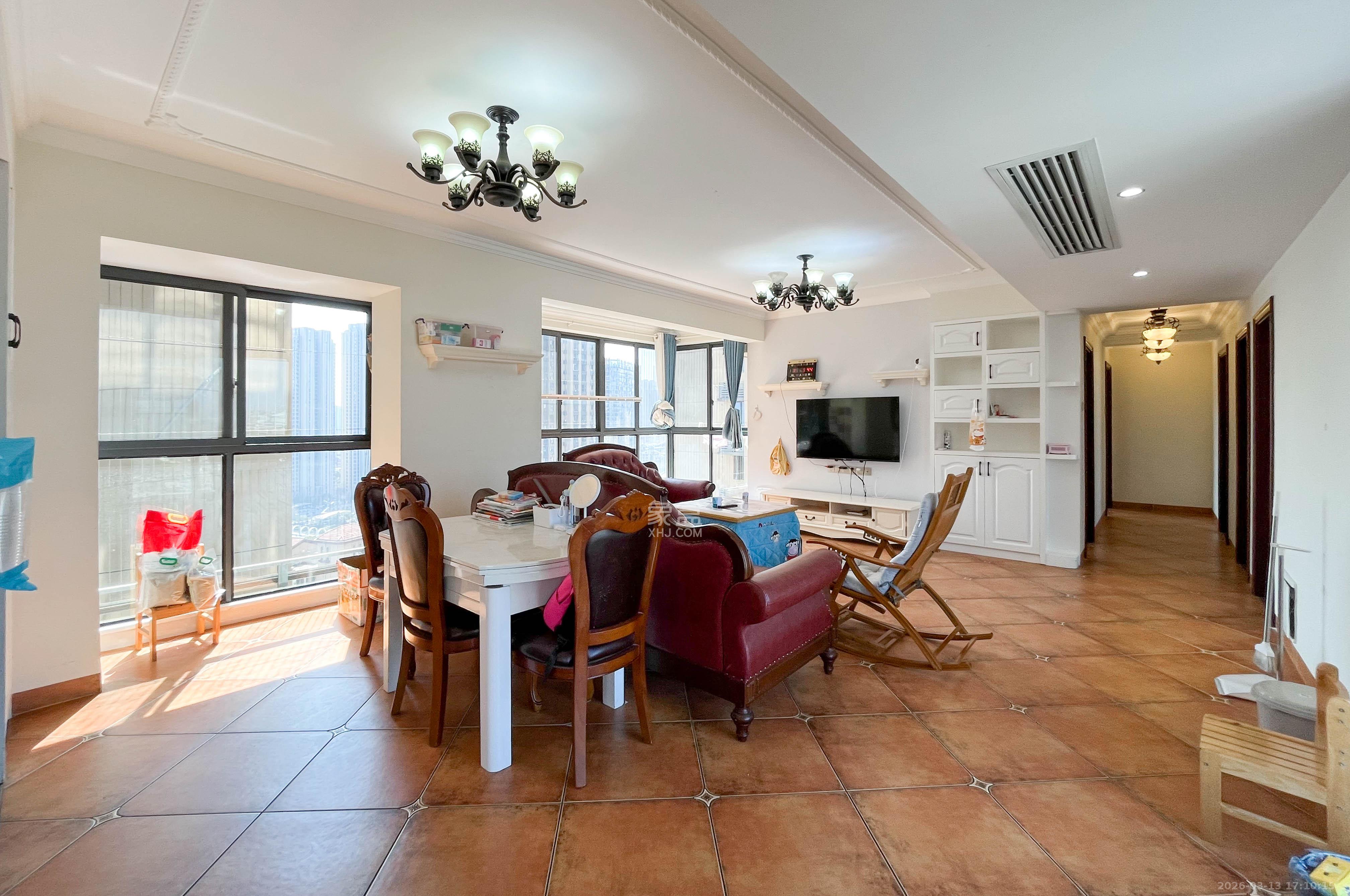 振业城二期  4室2厅2卫    148.0万