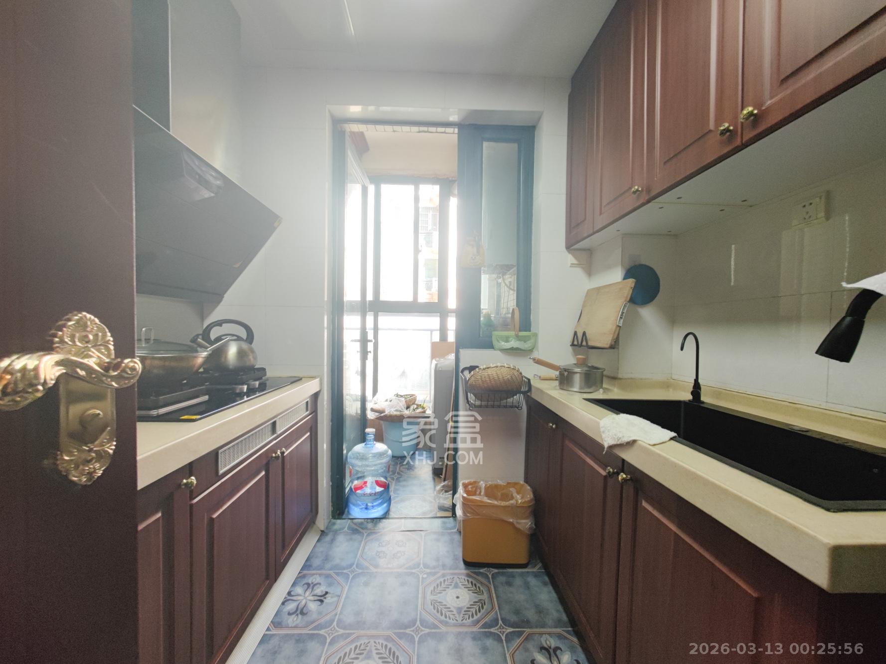 恒大城  2室2厅1卫    66.8万厨房