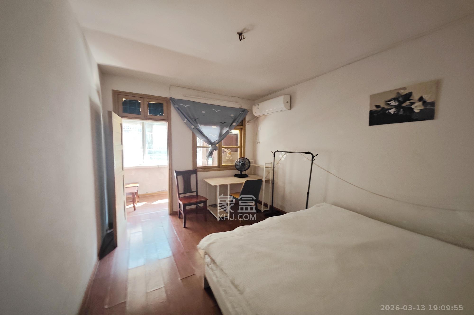 红花坡社区  1室1厅1卫    15.8万卧室