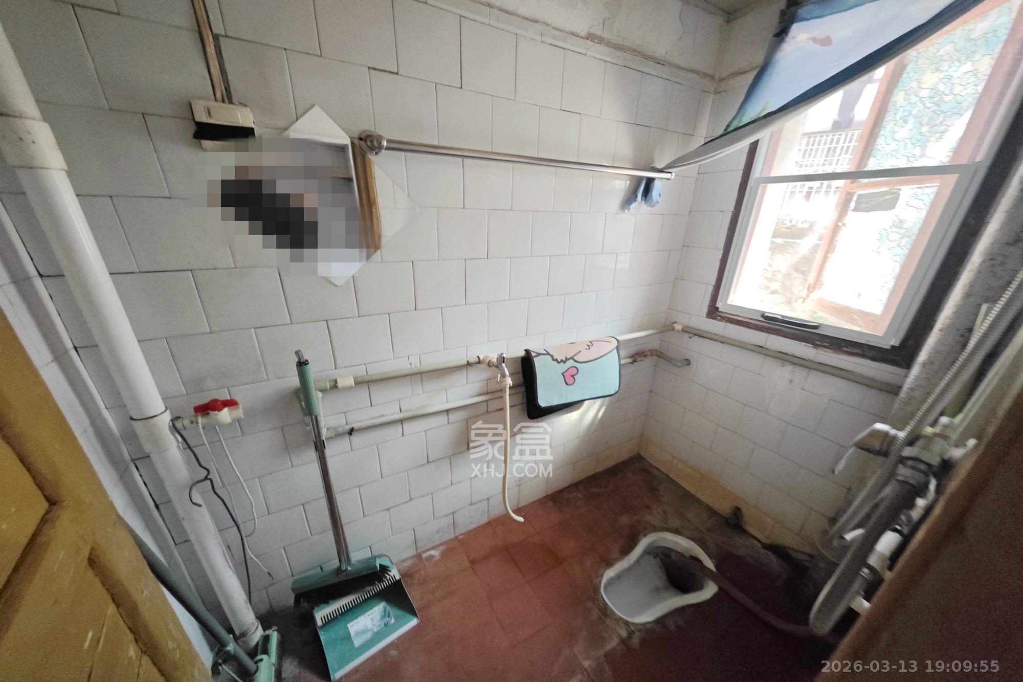 红花坡社区  1室1厅1卫    15.8万其他