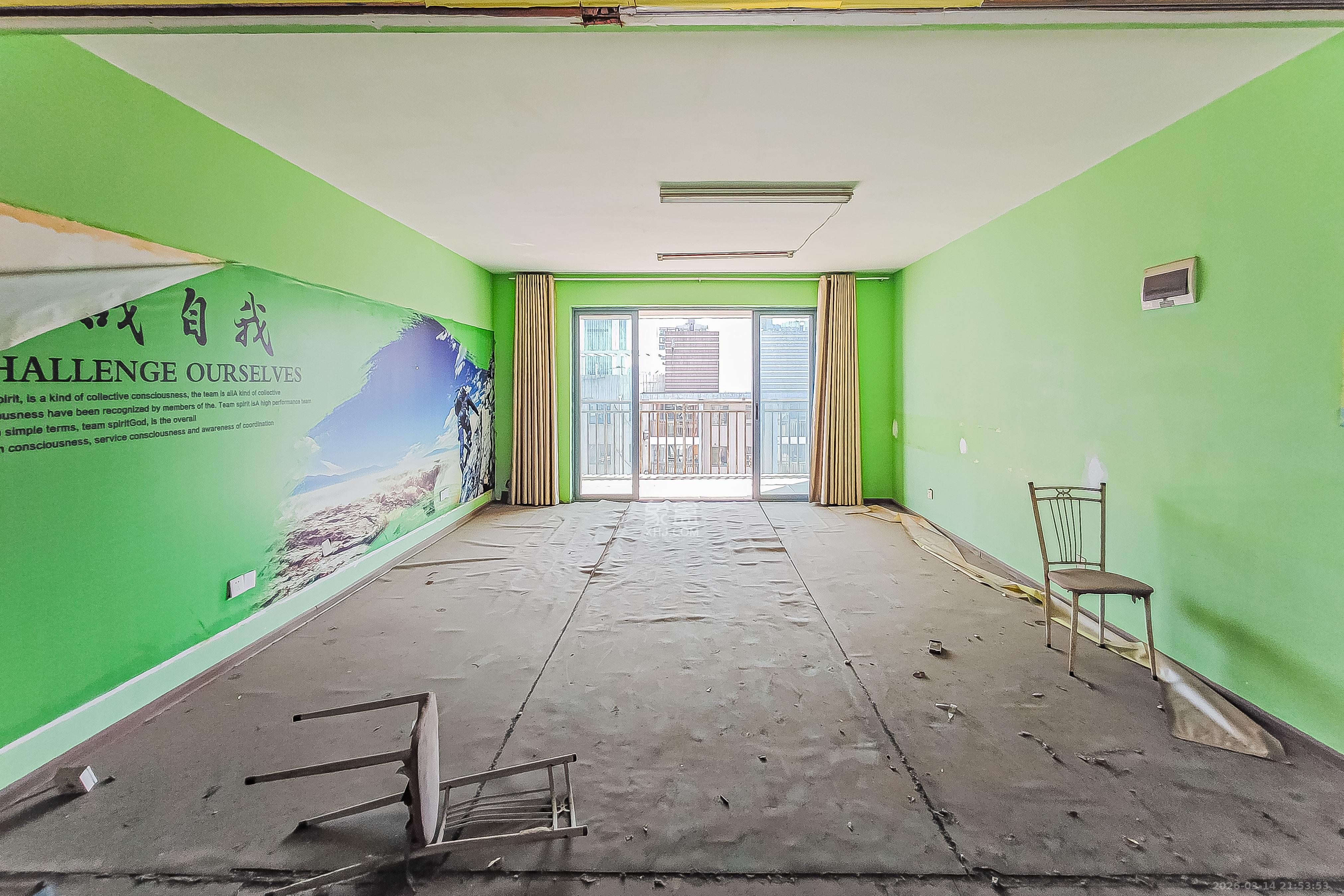 银港水晶城  4室2厅2卫    120.0万