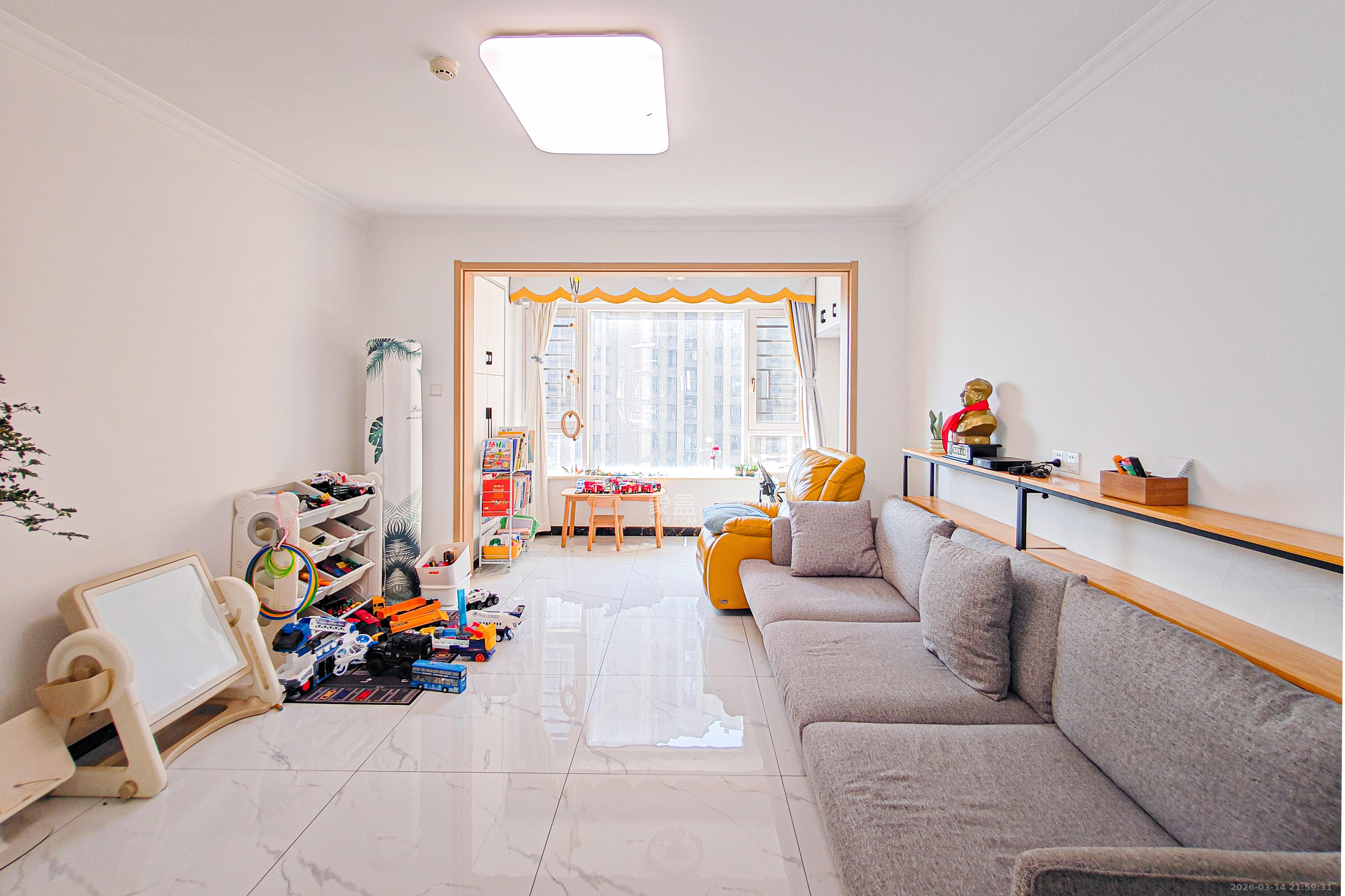 金地格林公馆  3室2厅2卫    140.0万