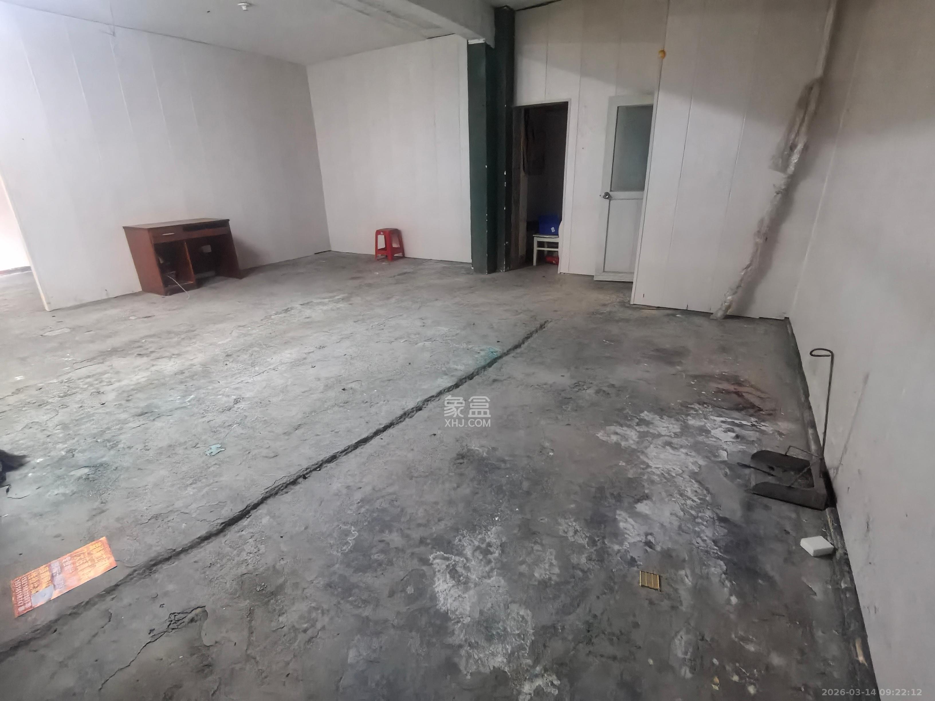 中南汽车世界   22.0㎡      1000.0元/月室内图