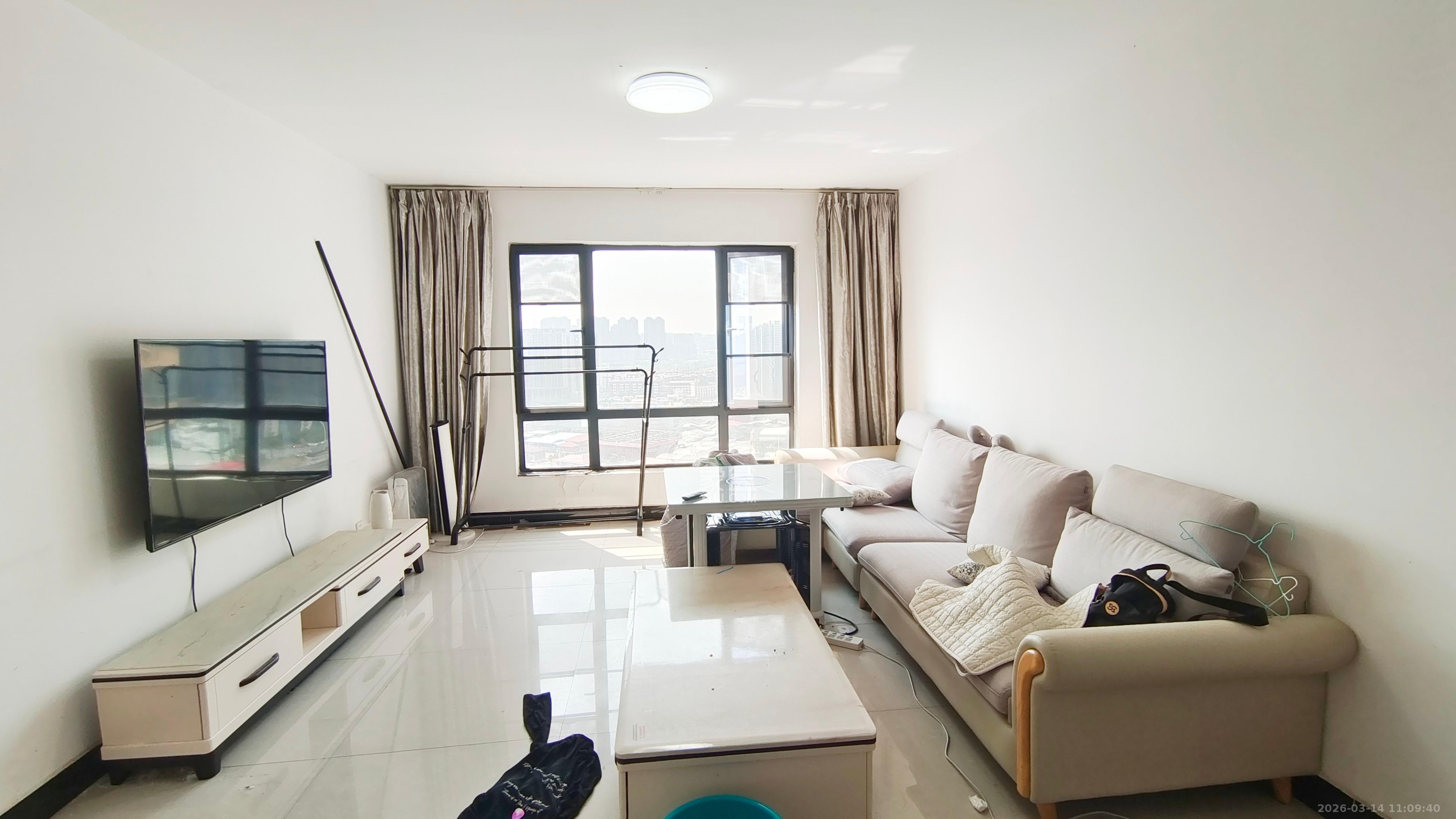 江河双水湾  3室1厅1卫    2300.0元/月