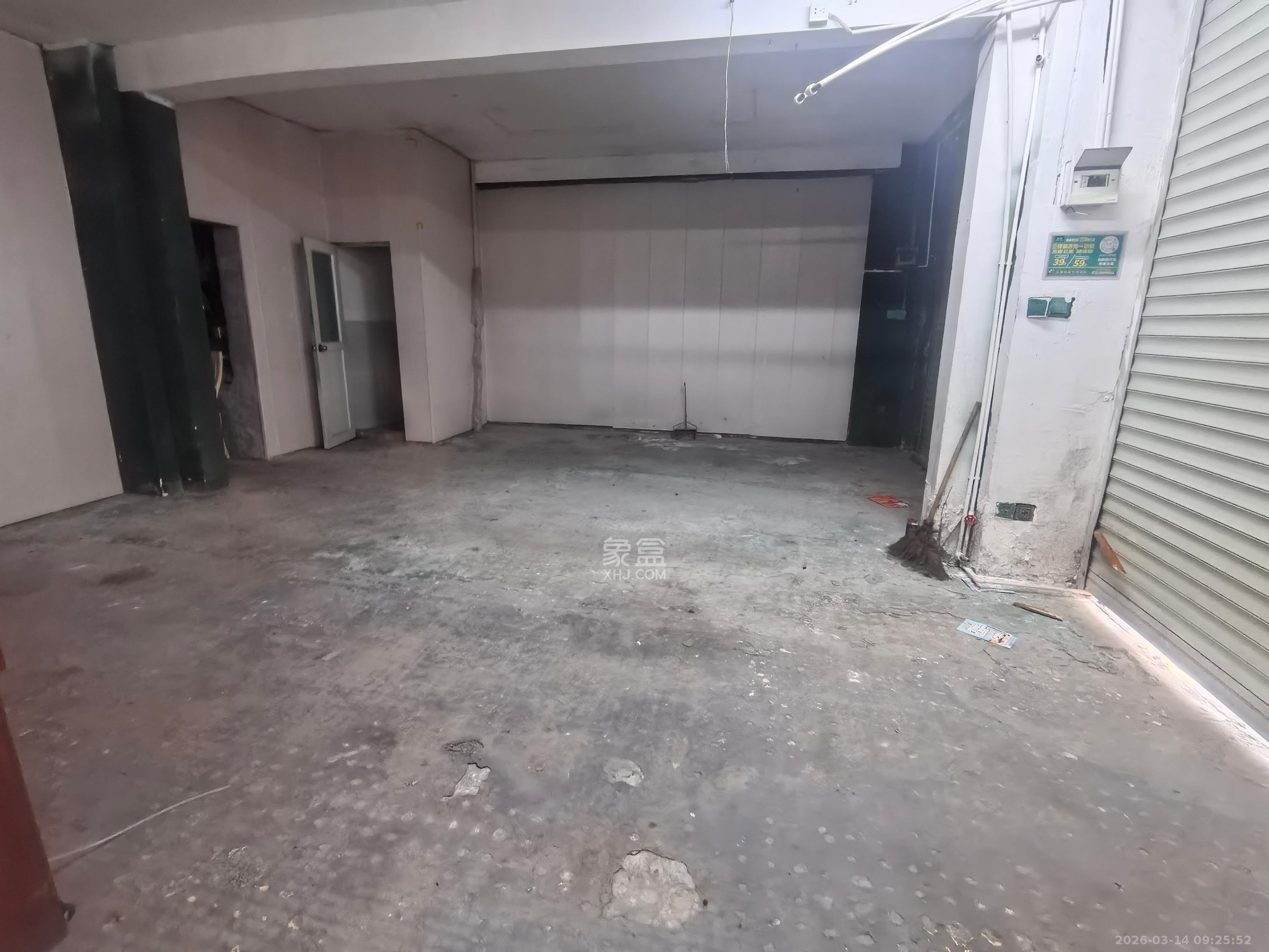 中南汽车世界   22.0㎡      1000.0元/月室内图