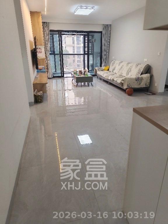 财汇新天地（财汇商务广场）  4室2厅2卫    2500.0元/月