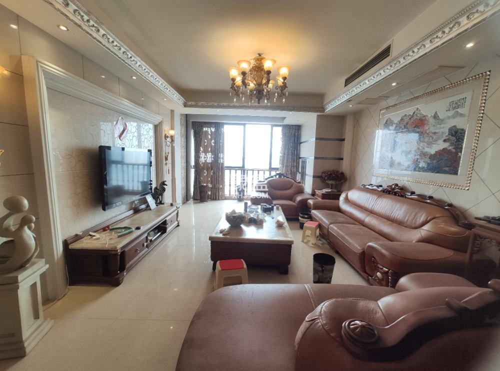 阳光新城  4室2厅2卫    60.0万