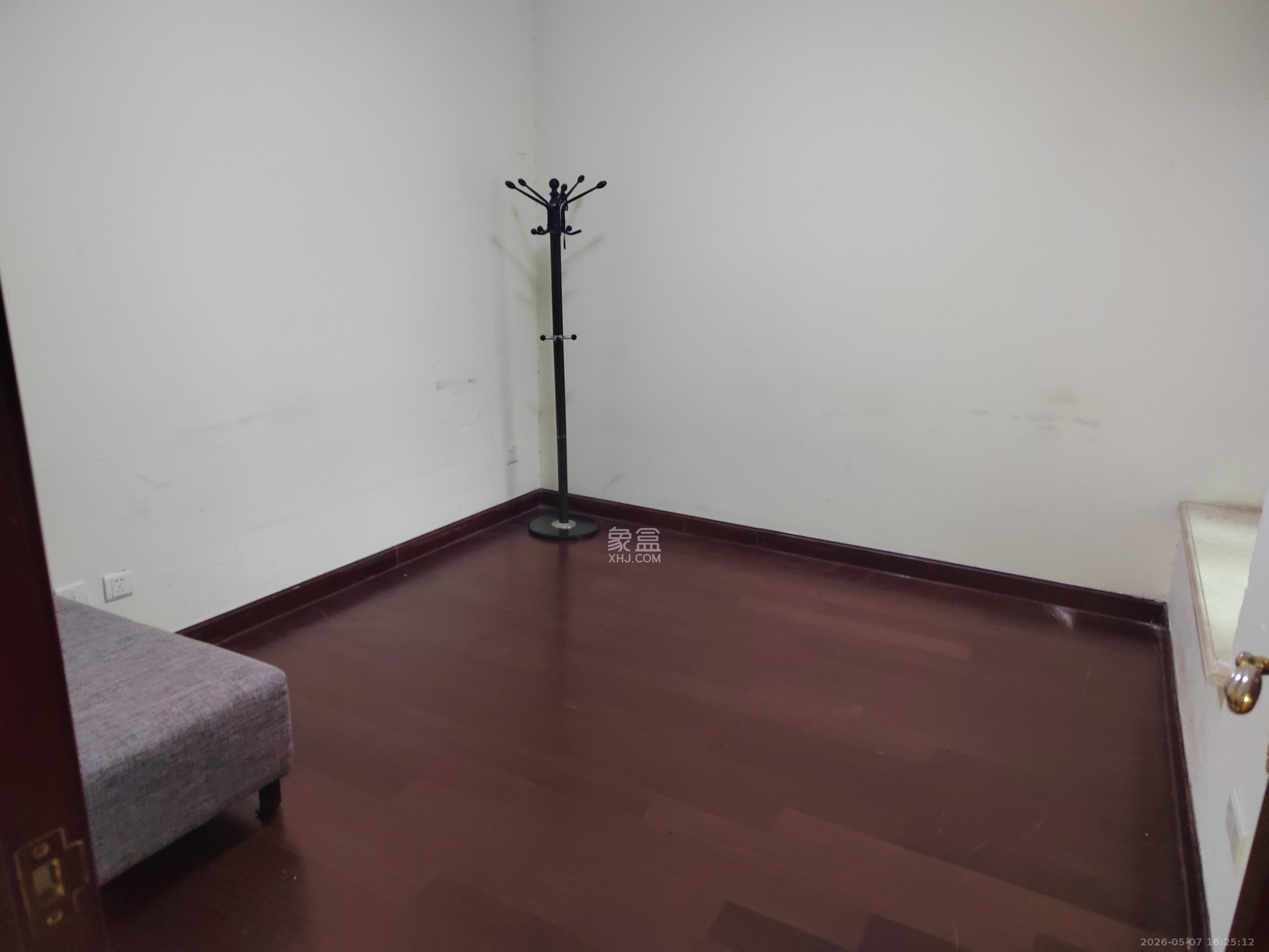 恒大雅苑楼王  3室2厅2卫    2200.0元/月