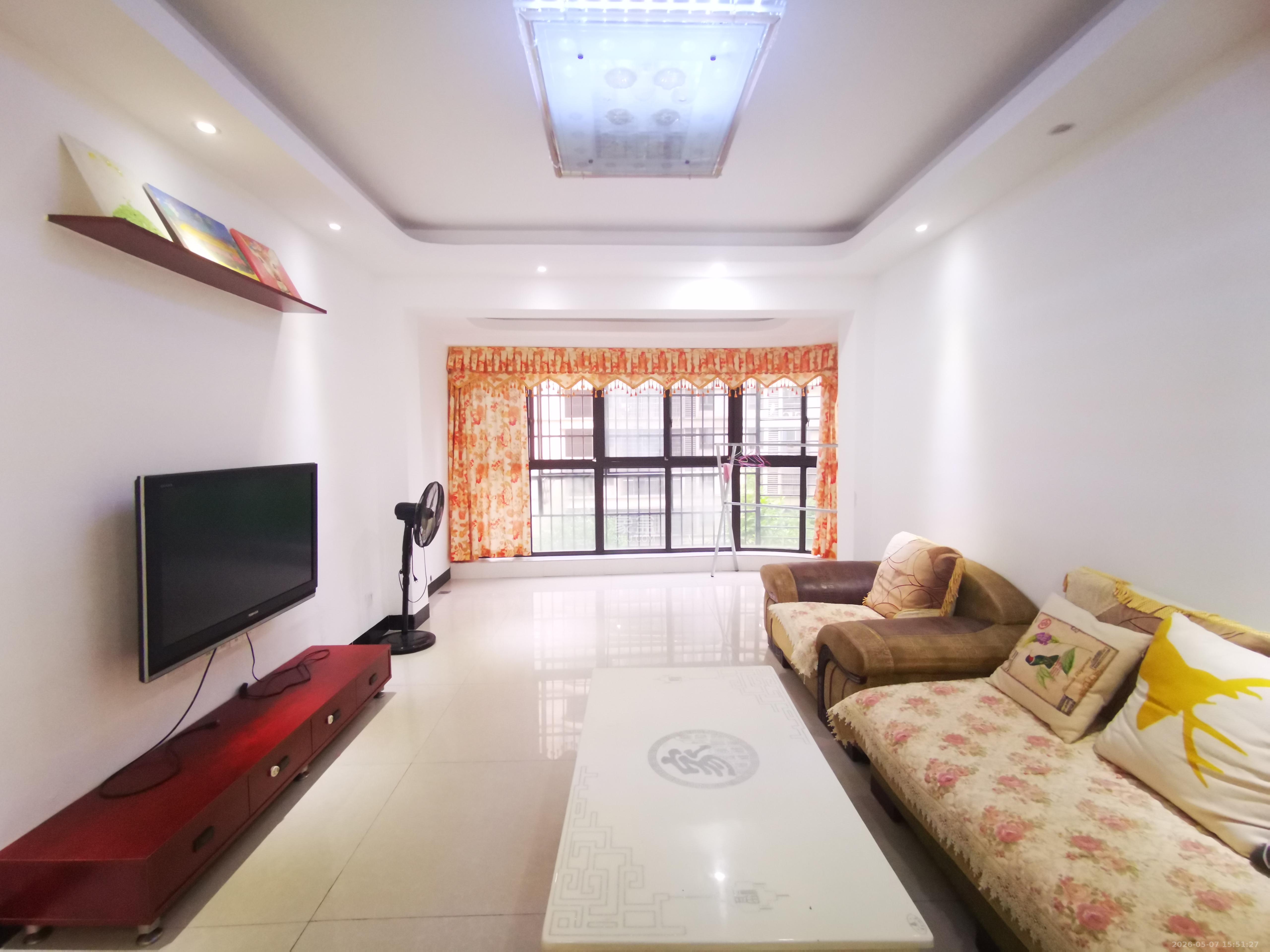 保利麓谷林语D区  1室2厅1卫    2000.0元/月室内图1