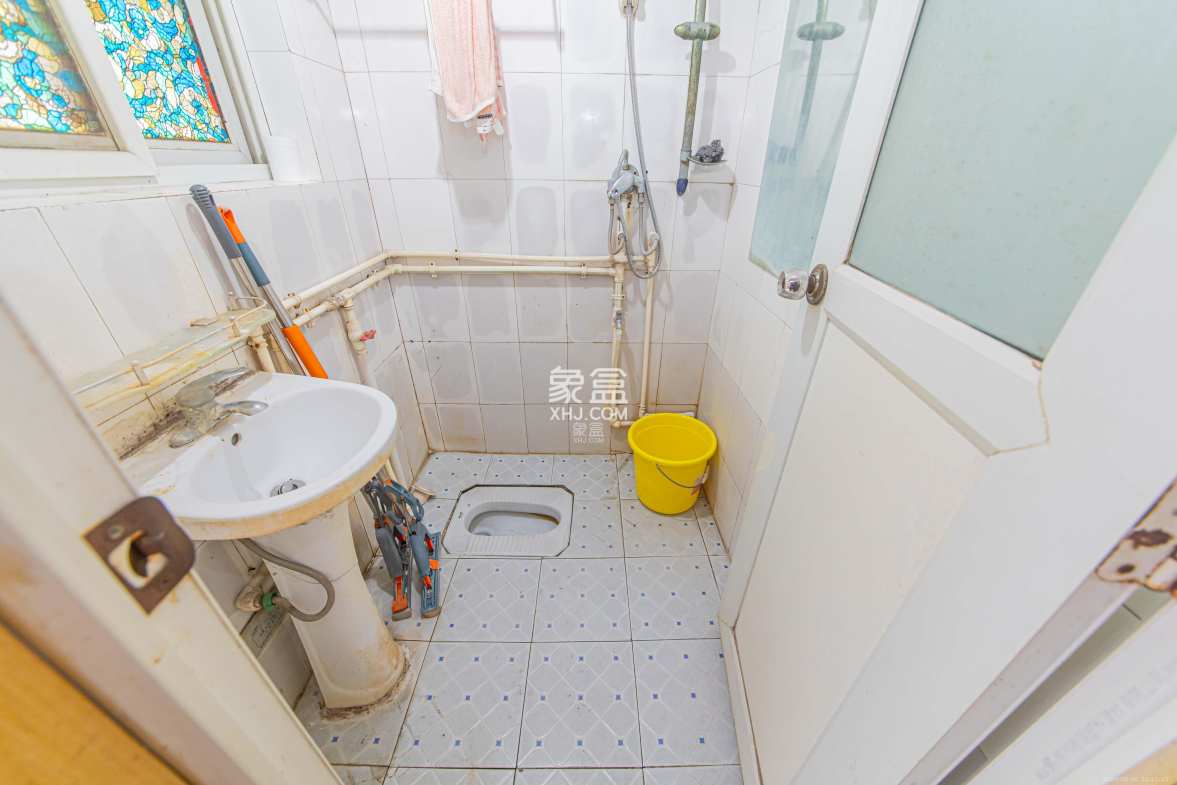 铝厂宿舍 2室2厅2卫 27.8万 铝厂宿舍 2室2厅2卫 27.8万卫生间
