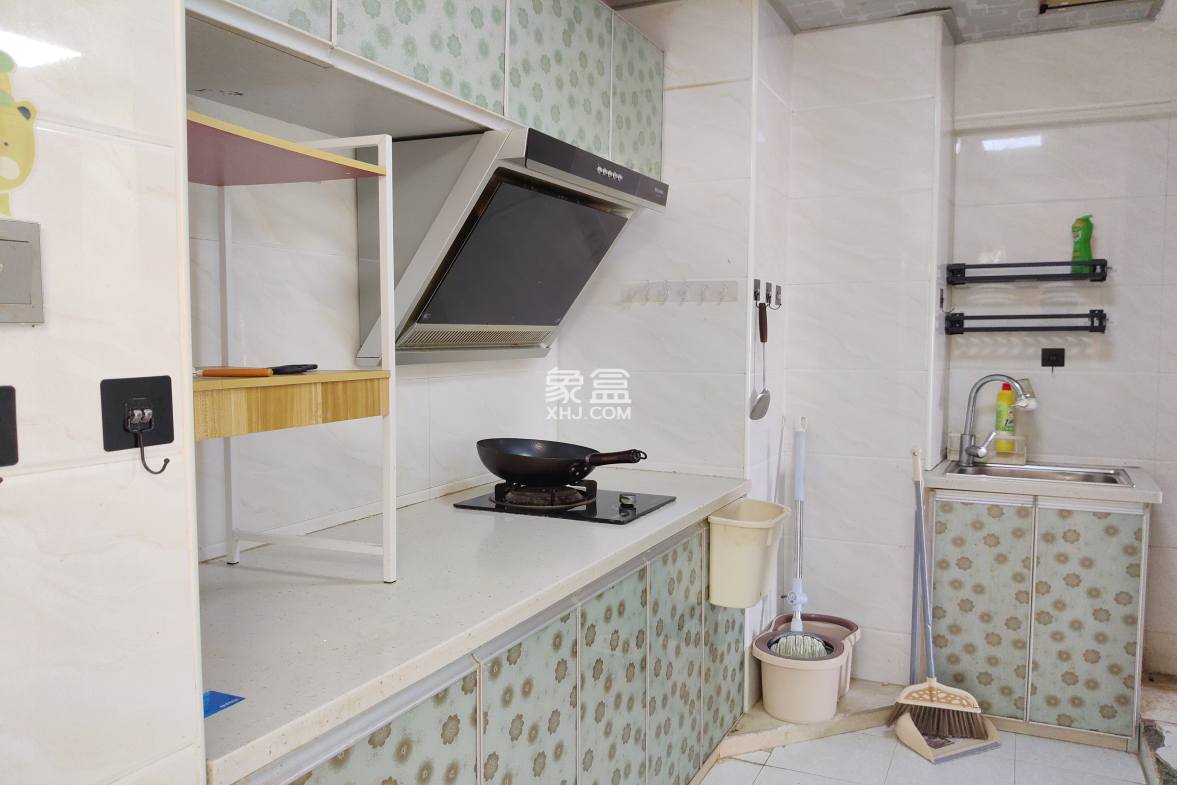 中建国际大厦 2室1厅1卫 25.0万 中建国际大厦 2室1厅1卫 25.0万客厅