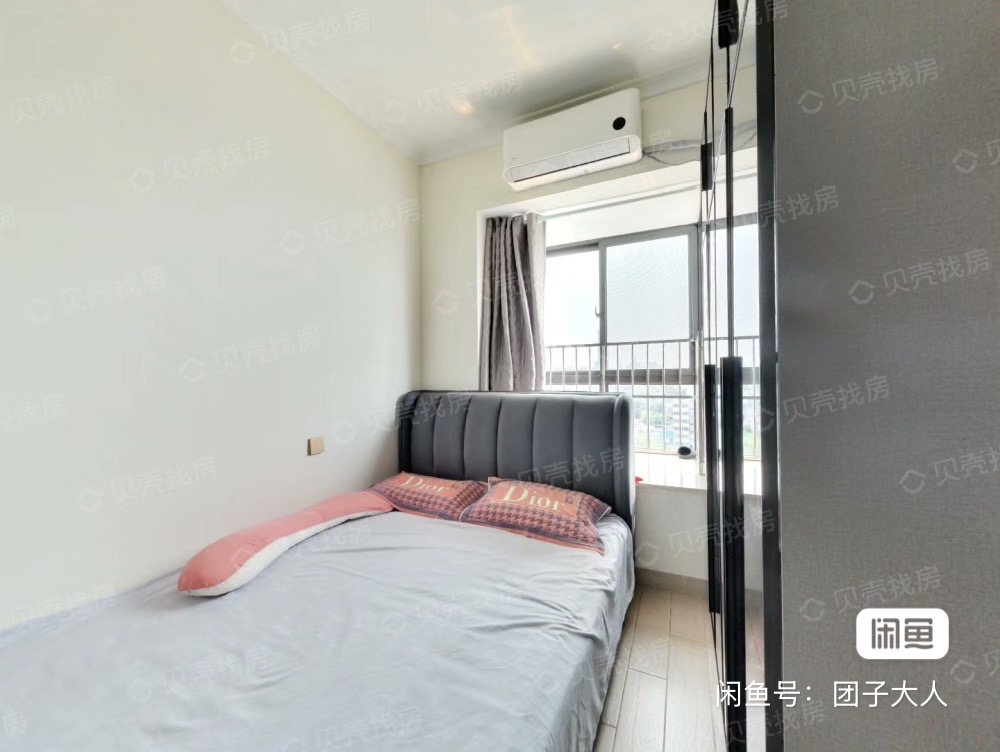 华东大厦（海盛路）  3室2厅2卫    149.0万客厅
