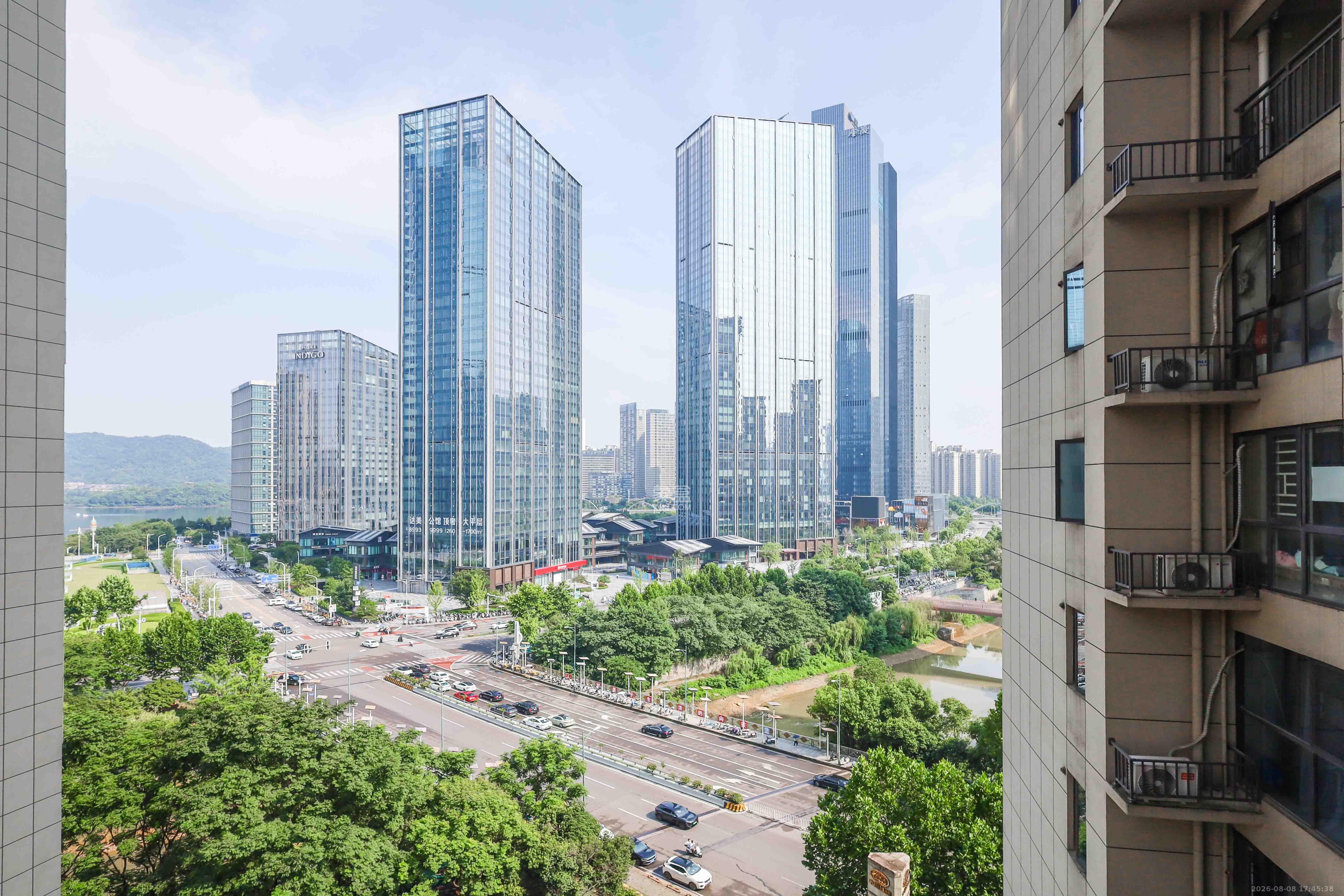 中国铁建梅溪青秀二期  4室2厅2卫    160.0万阳台