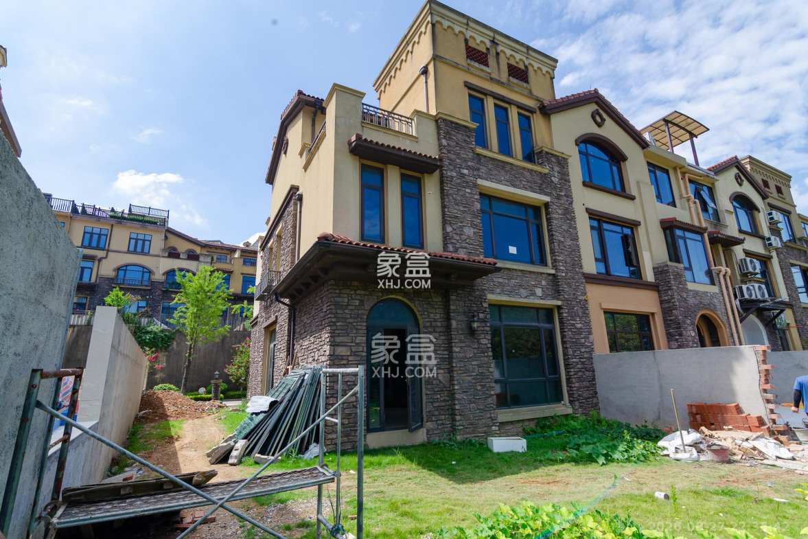金地三千府(金地湖山樾、金地自在城) 5室2厅4卫 420.0万 金地三千府(金地湖山樾、金地自在城) 5室2厅4卫 420.0万其他
